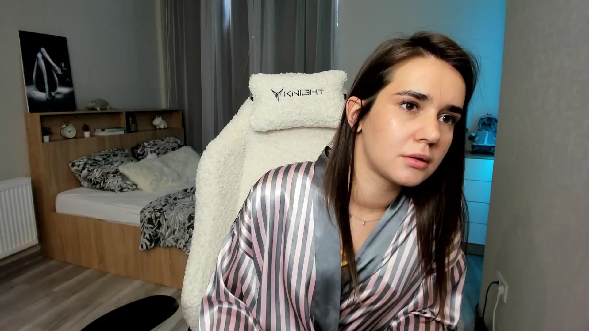 Gallery image thumbnail from Ellies_Smile's myfreecams stream on, 04/21/2024, 14:06 image 6 of 20