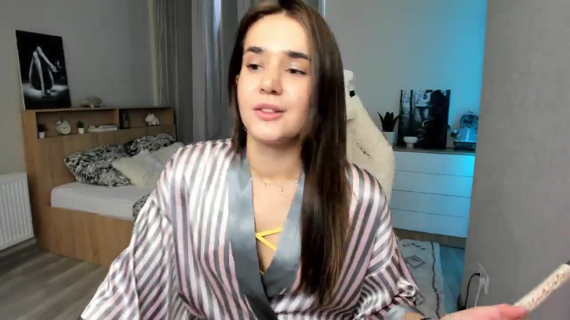 Gallery image thumbnail from Ellies_Smile's myfreecams stream on, 04/21/2024, 14:06 image 19 of 20