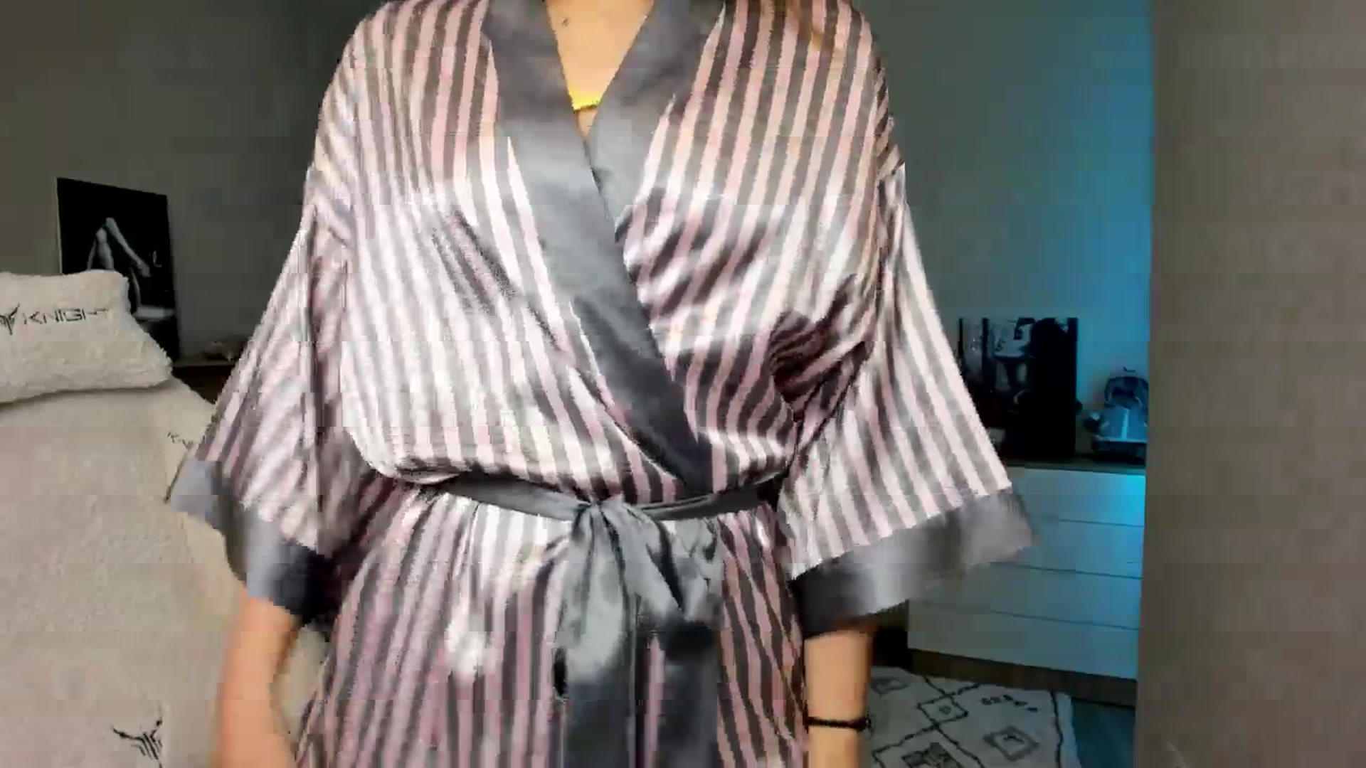 Gallery image thumbnail from Ellies_Smile's myfreecams stream on, 04/21/2024, 14:06 image 13 of 20