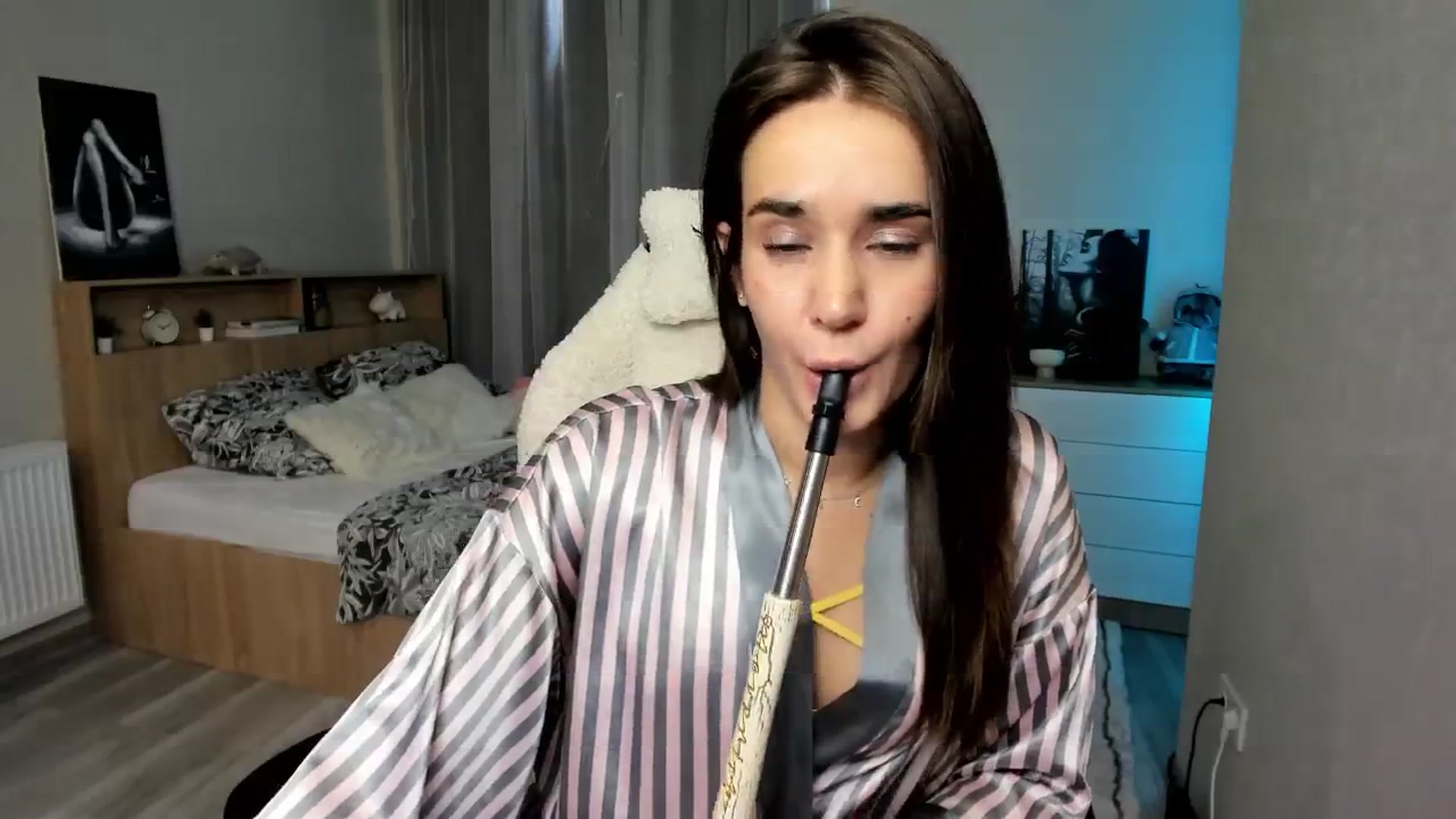 Gallery image thumbnail from Ellies_Smile's myfreecams stream on, 04/21/2024, 14:06 image 17 of 20