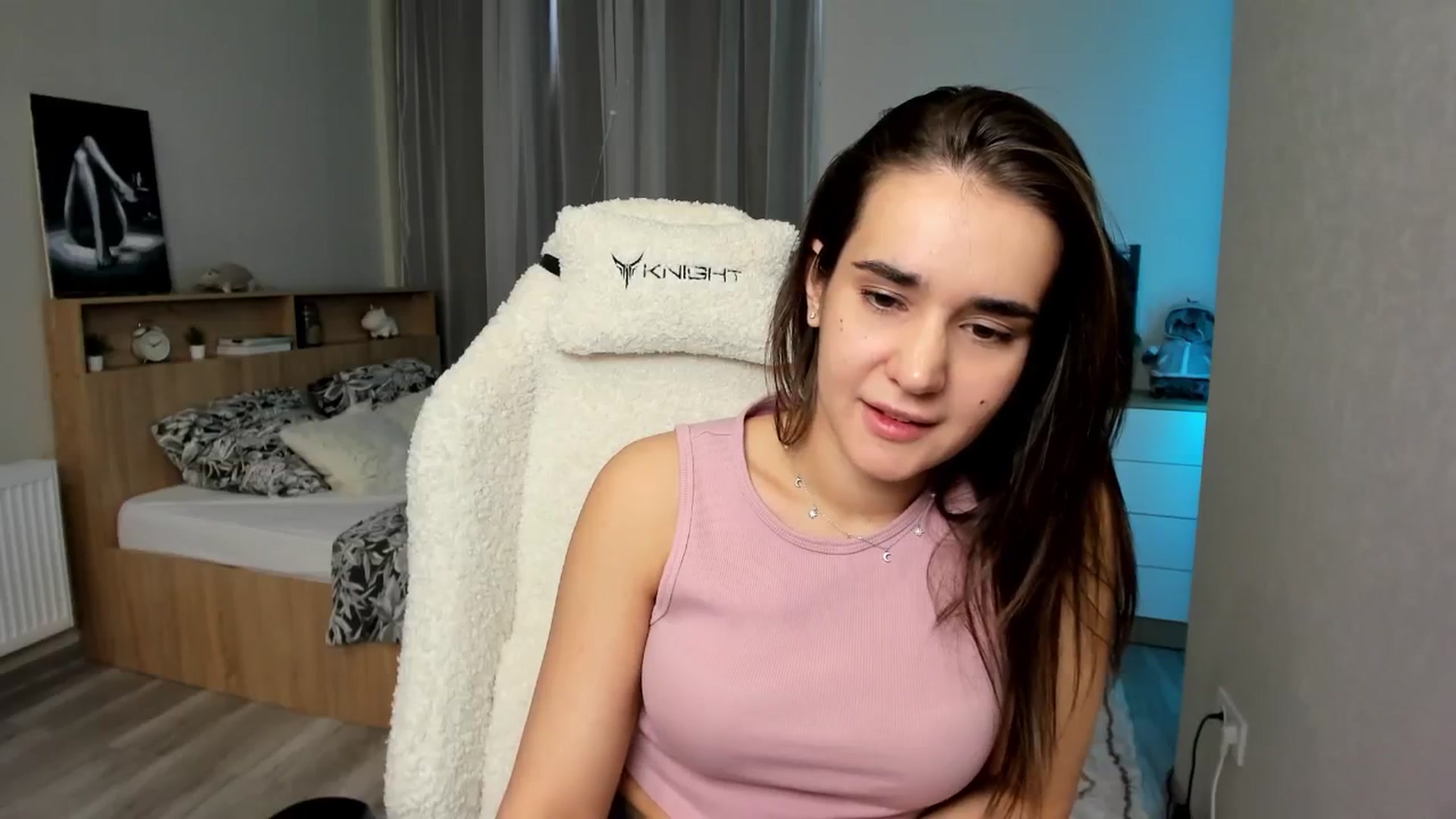Gallery image thumbnail from Ellies_Smile's myfreecams stream on, 04/22/2024, 15:26 image 15 of 20