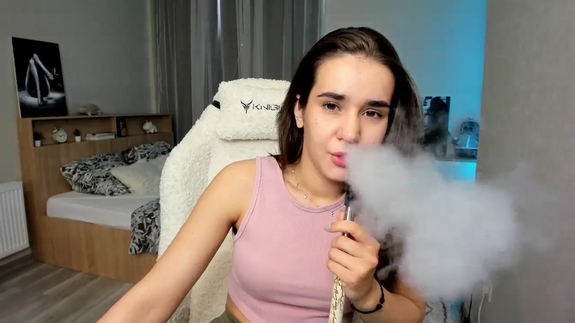 Gallery image thumbnail from Ellies_Smile's myfreecams stream on, 04/22/2024, 15:26 image 13 of 20