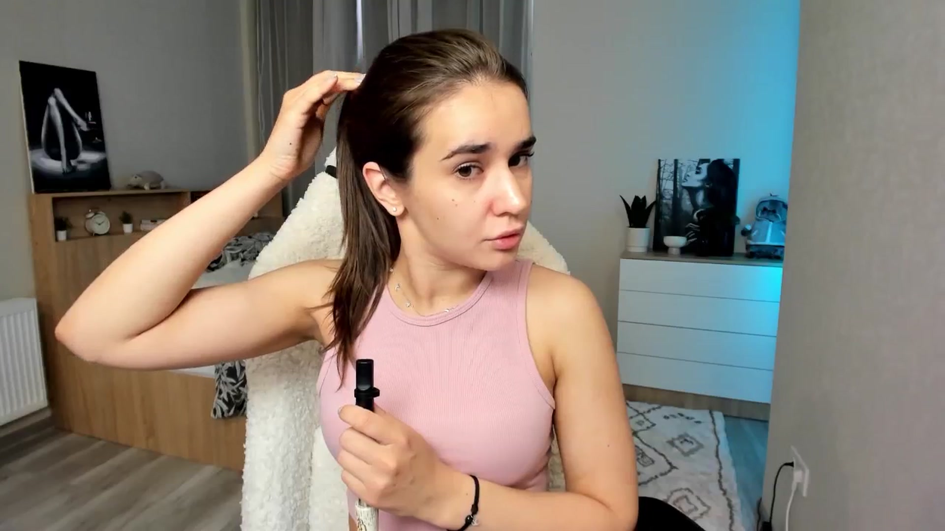 Gallery image thumbnail from Ellies_Smile's myfreecams stream on, 04/22/2024, 15:26 image 12 of 20