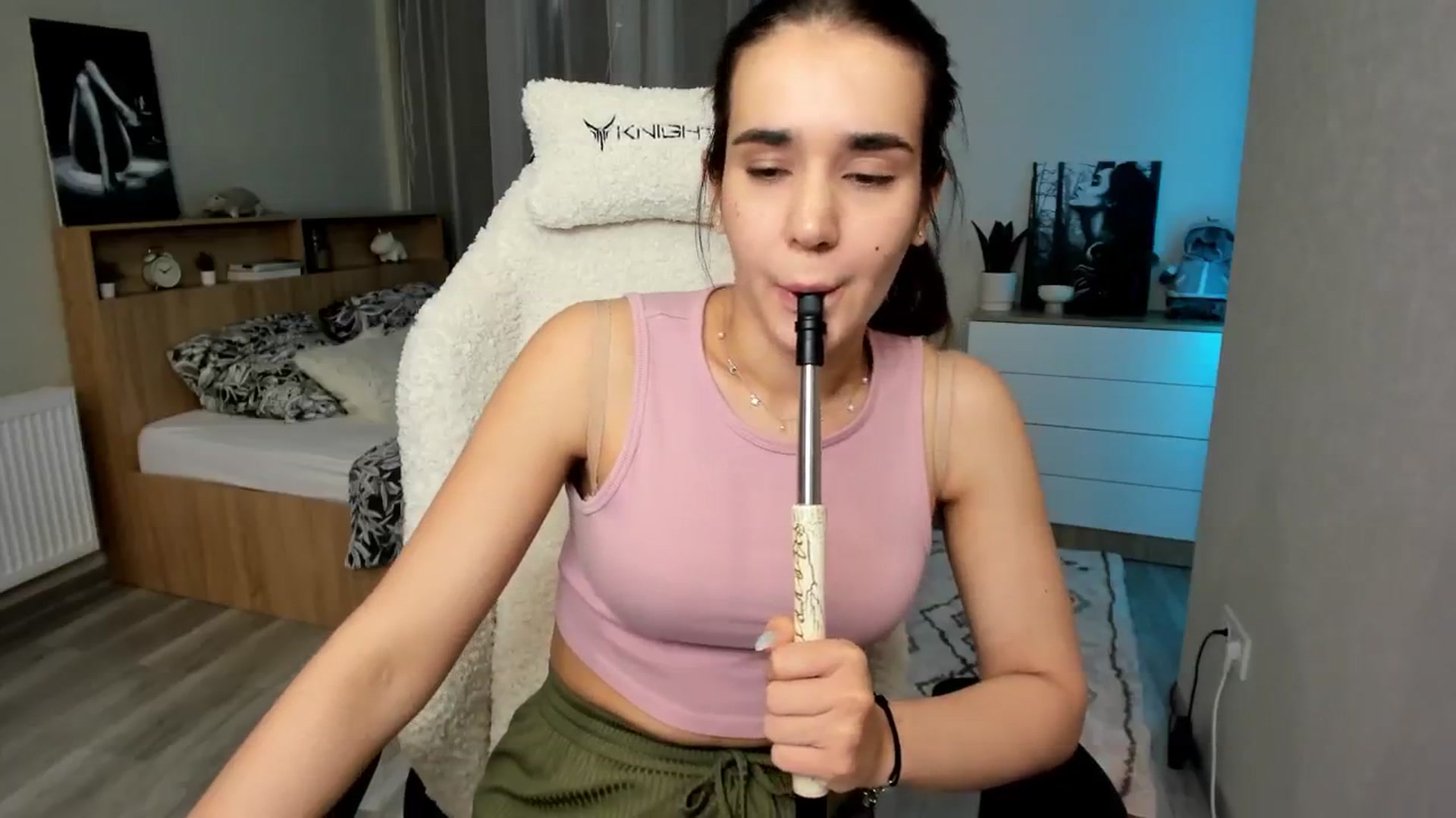 Gallery image thumbnail from Ellies_Smile's myfreecams stream on, 04/22/2024, 15:26 image 7 of 20