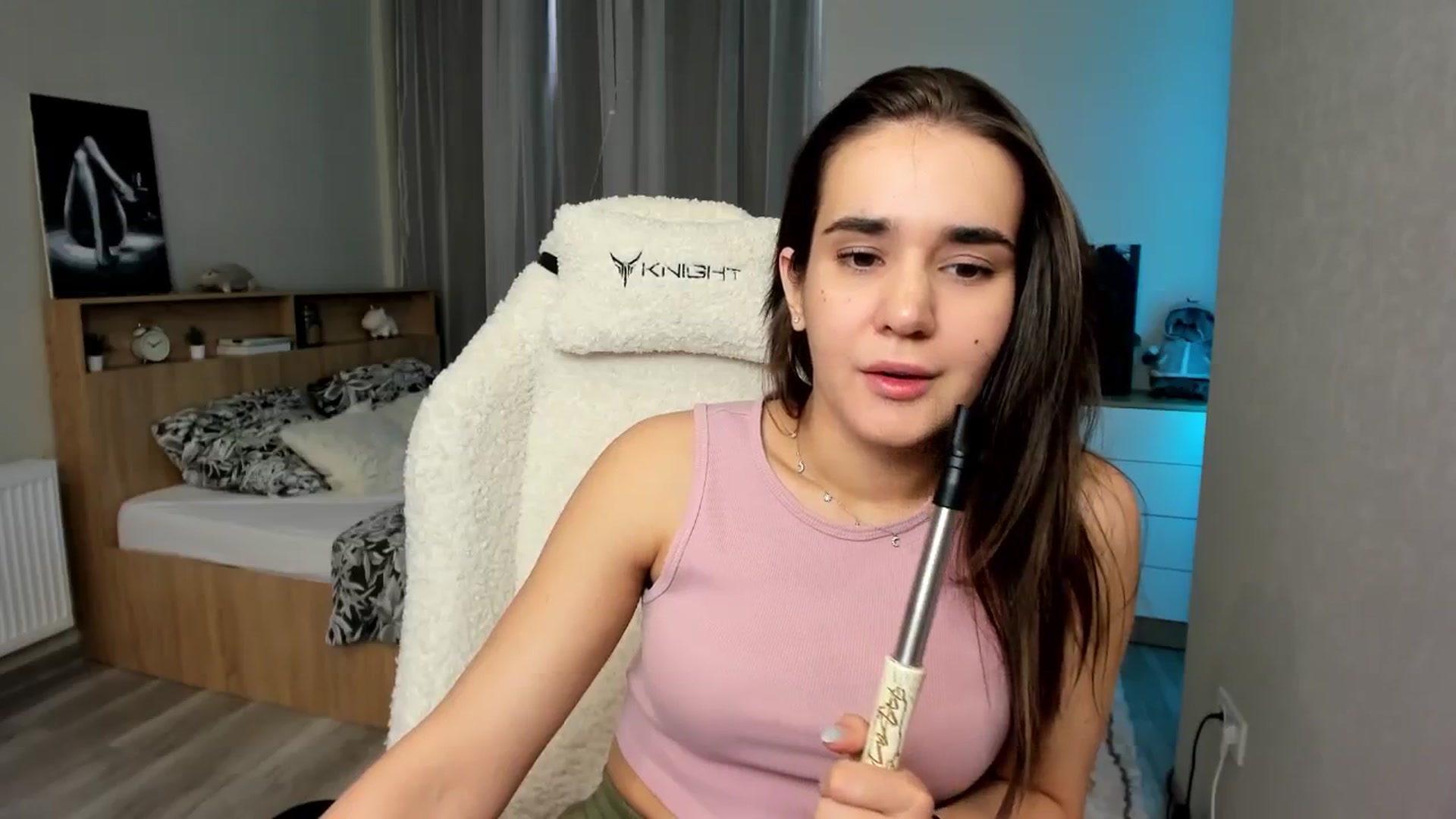 Gallery image thumbnail from Ellies_Smile's myfreecams stream on, 04/22/2024, 15:26 image 14 of 20