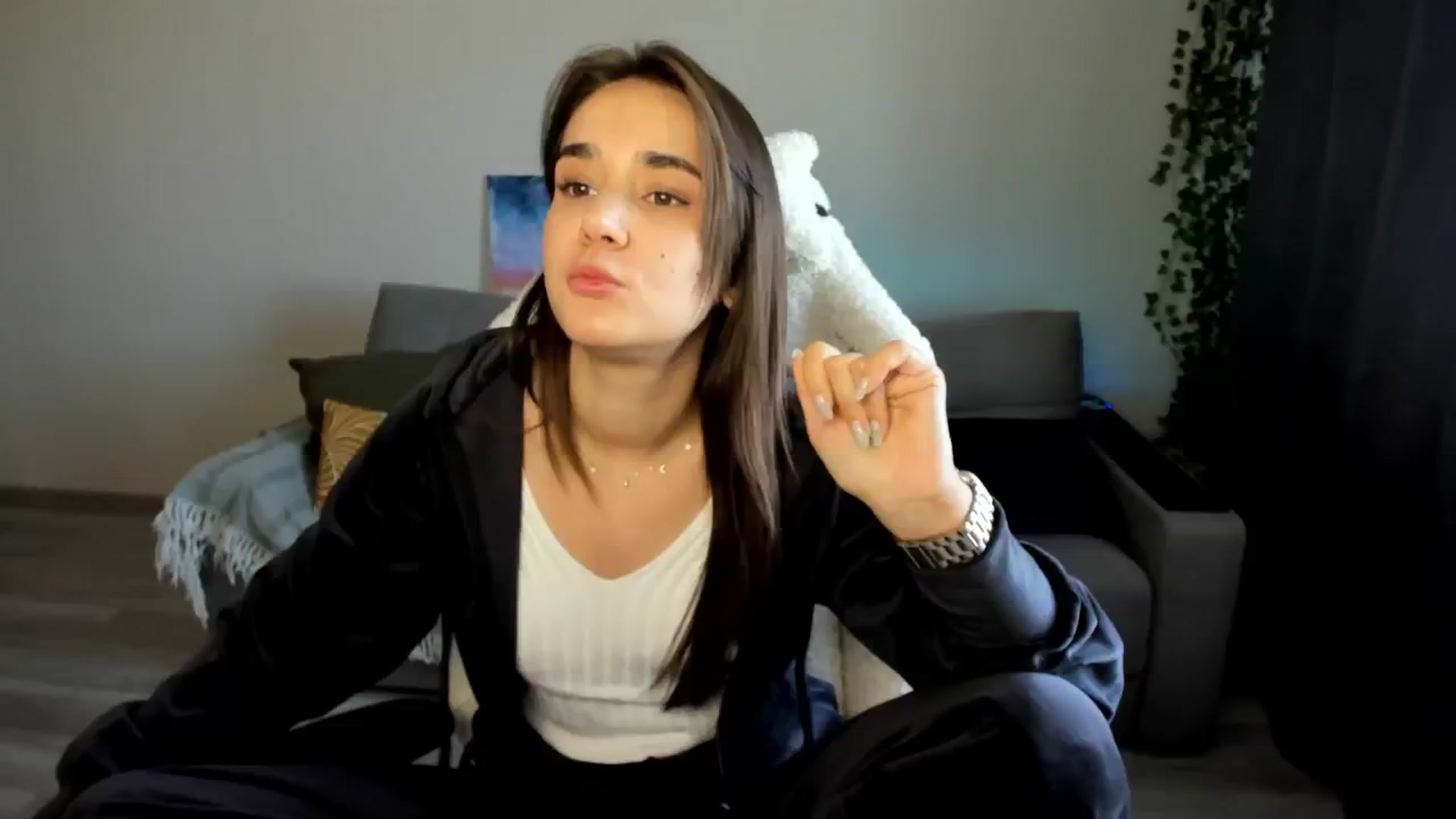 Gallery image thumbnail from Ellies_Smile's myfreecams stream on, 05/08/2024, 12:32 image 12 of 20