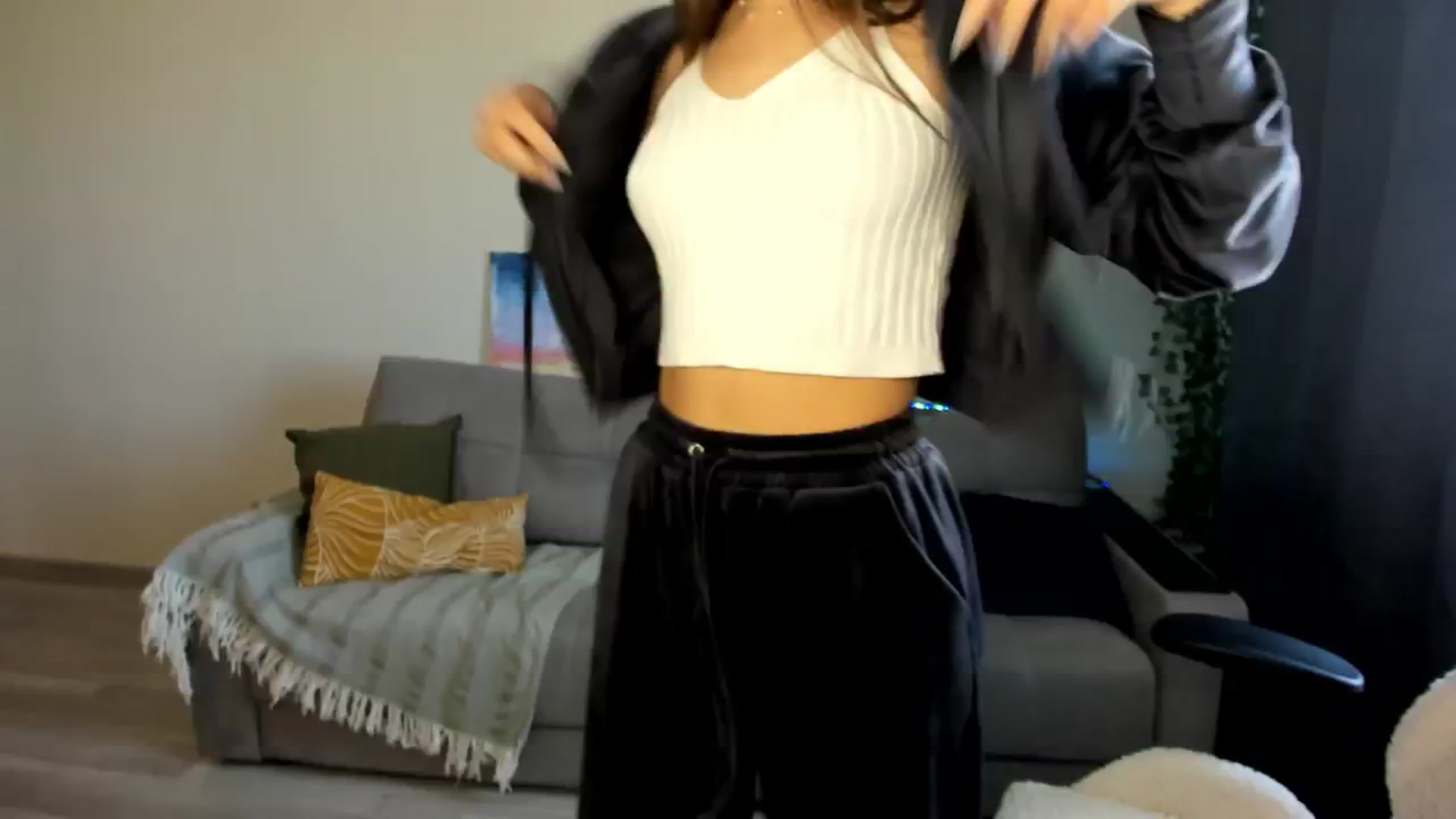 Gallery image thumbnail from Ellies_Smile's myfreecams stream on, 05/08/2024, 14:19 image 12 of 20