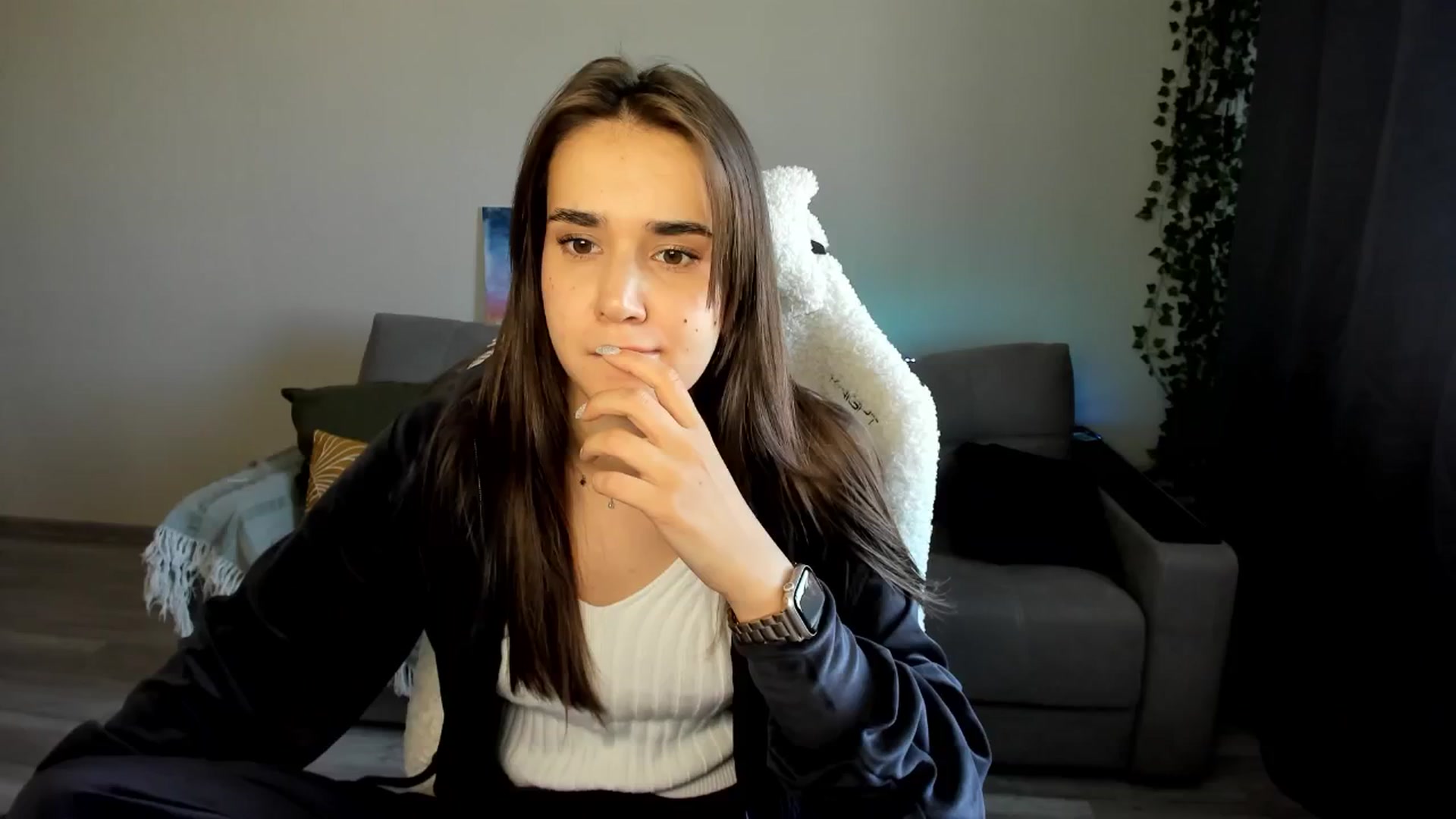 Gallery image thumbnail from Ellies_Smile's myfreecams stream on, 05/08/2024, 14:19 image 2 of 20