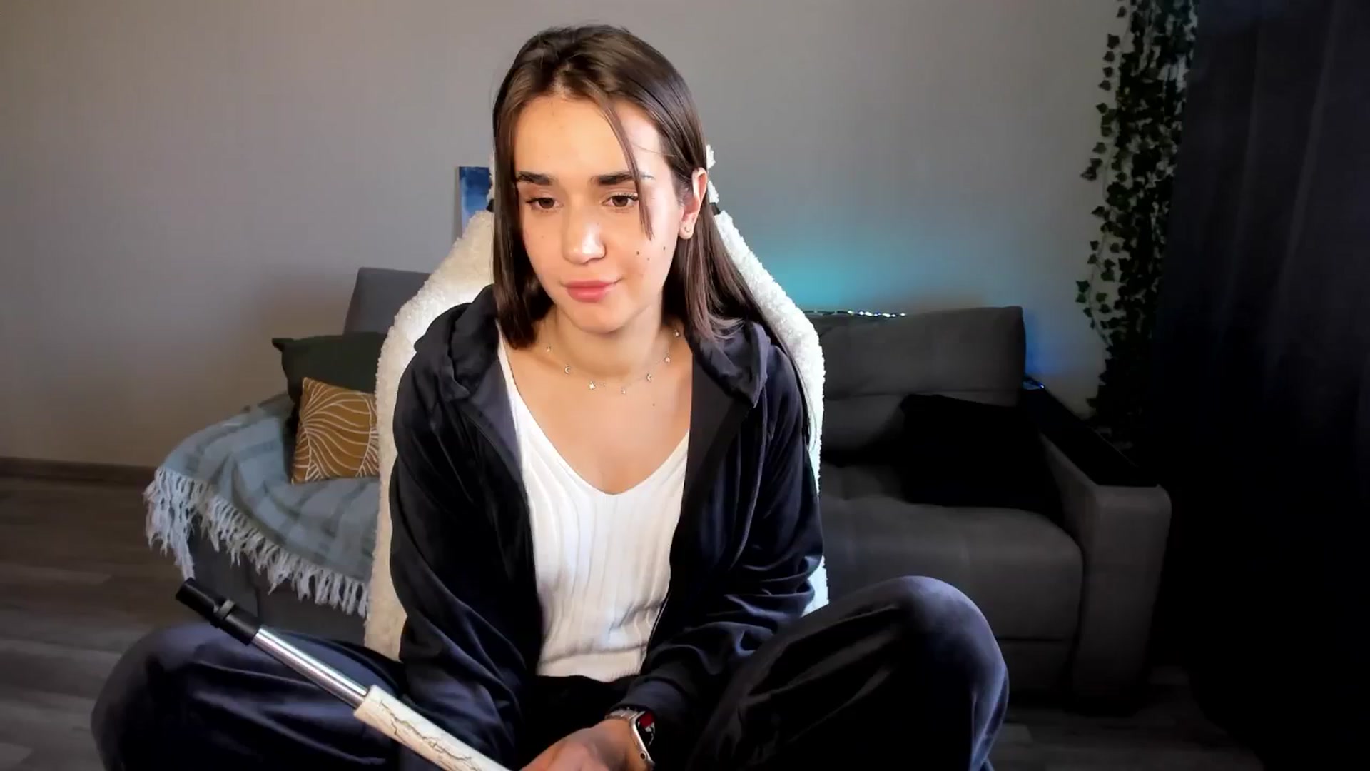 Gallery image thumbnail from Ellies_Smile's myfreecams stream on, 05/08/2024, 15:23 image 17 of 20