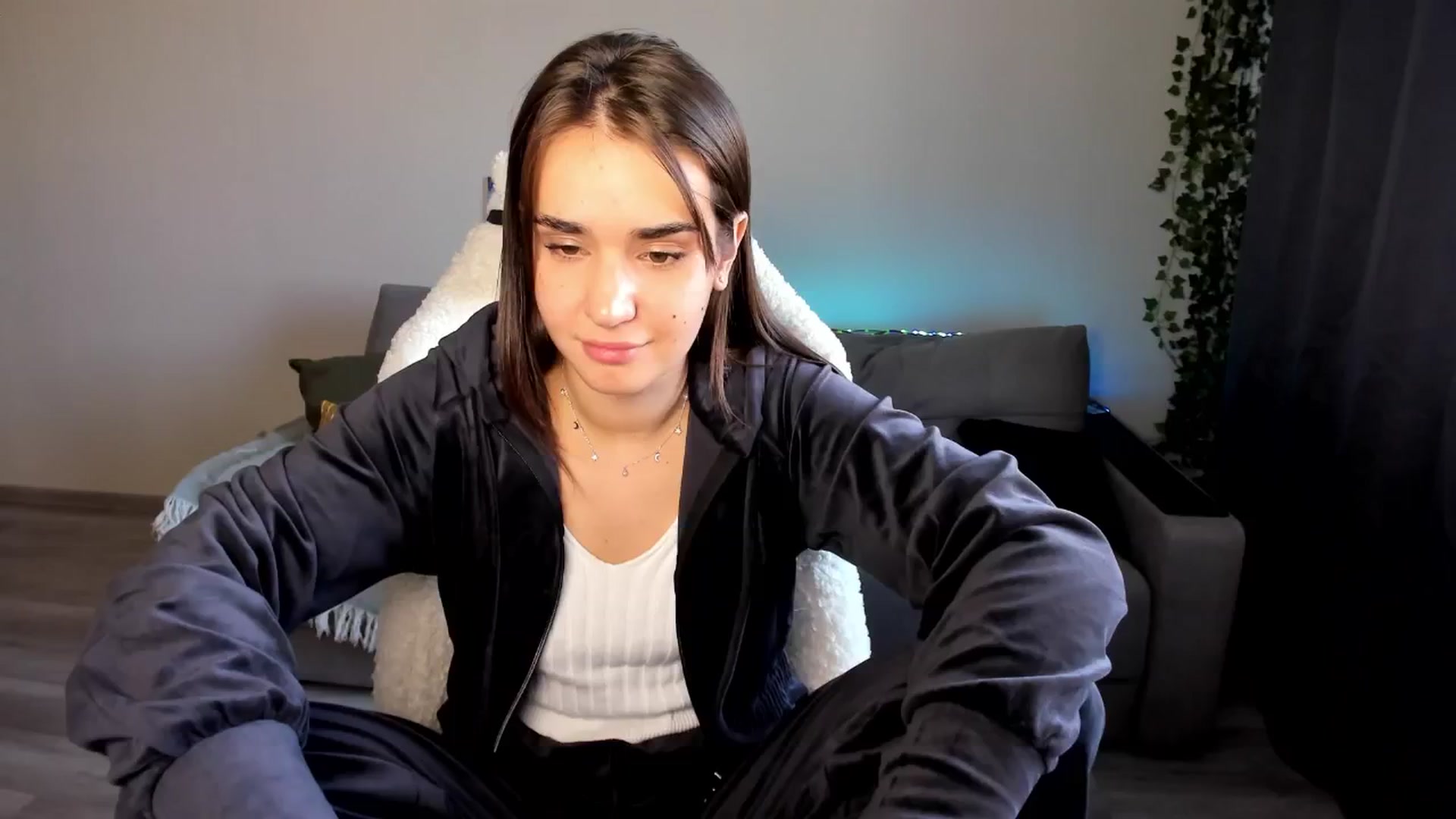 Gallery image thumbnail from Ellies_Smile's myfreecams stream on, 05/08/2024, 15:23 image 19 of 20
