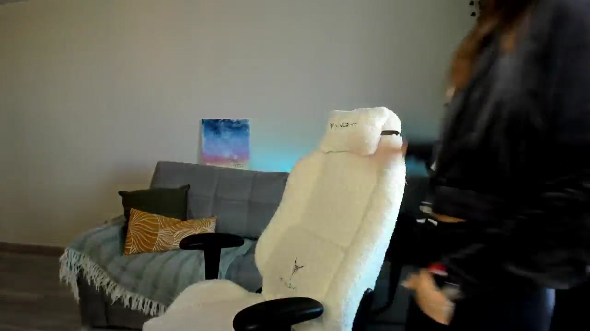 Gallery image thumbnail from Ellies_Smile's myfreecams stream on, 05/08/2024, 15:42 image 6 of 20