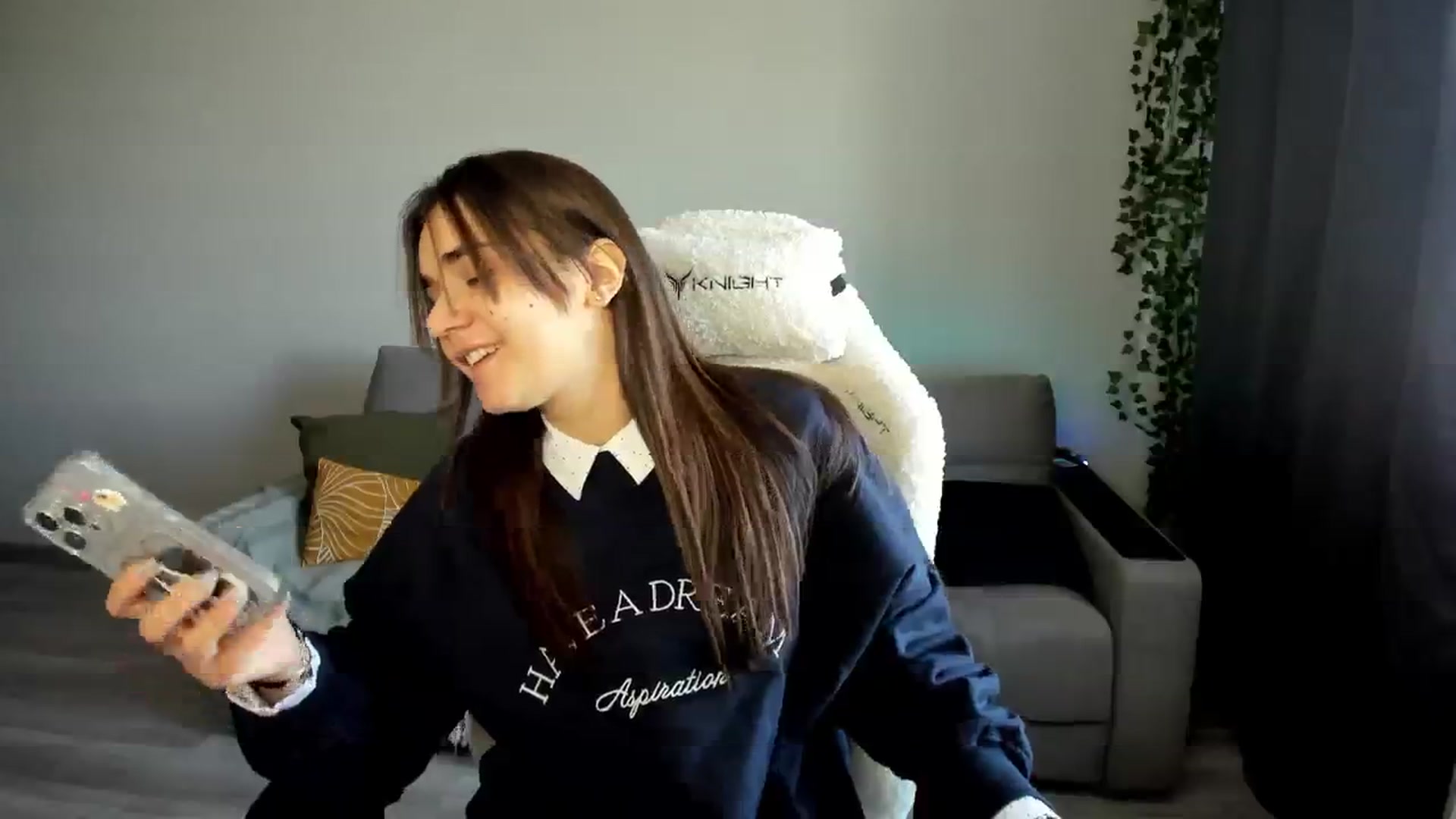Gallery image thumbnail from Ellies_Smile's myfreecams stream on, 05/09/2024, 11:25 image 5 of 20