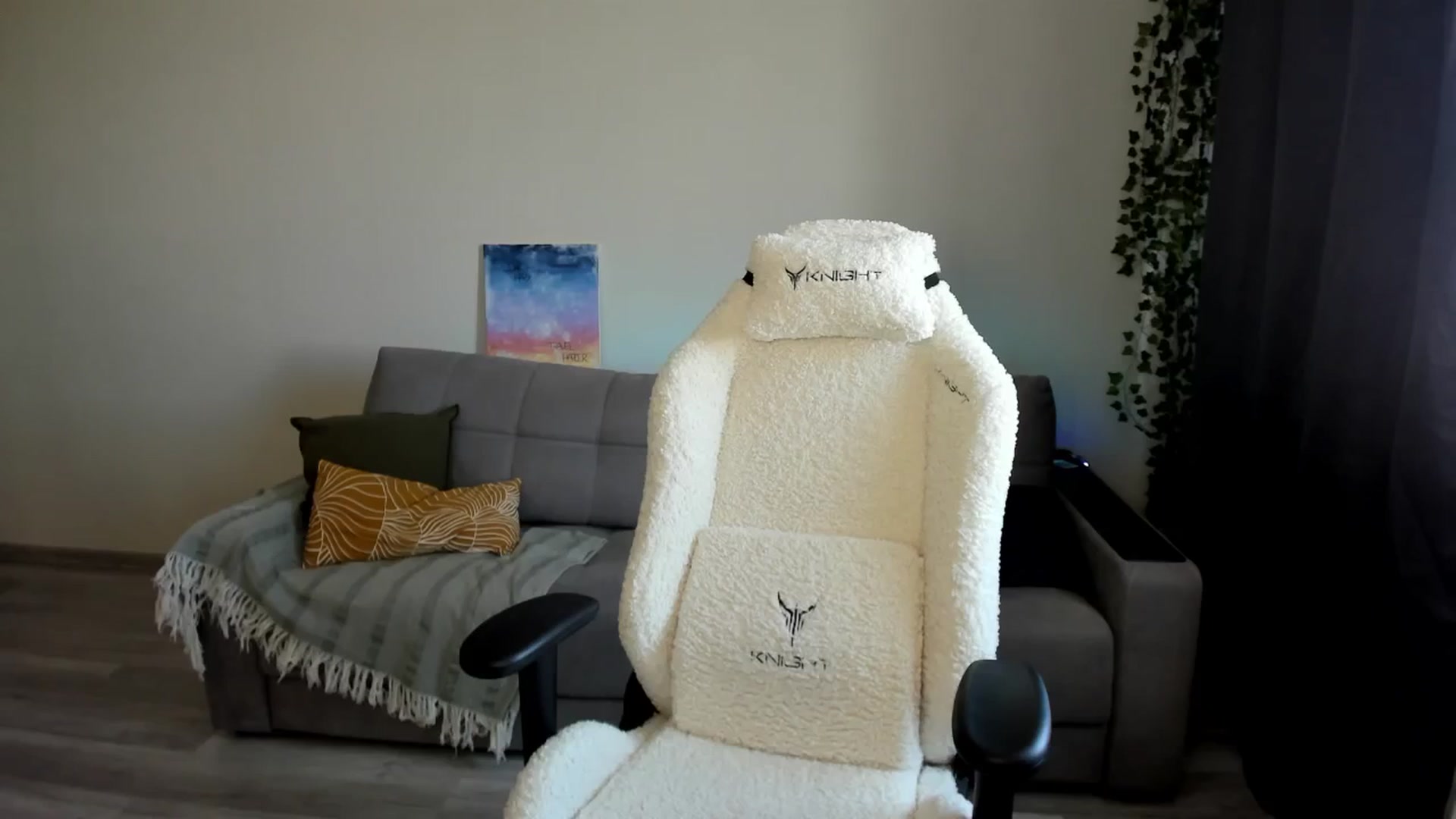 Gallery image thumbnail from Ellies_Smile's myfreecams stream on, 05/09/2024, 11:25 image 8 of 20