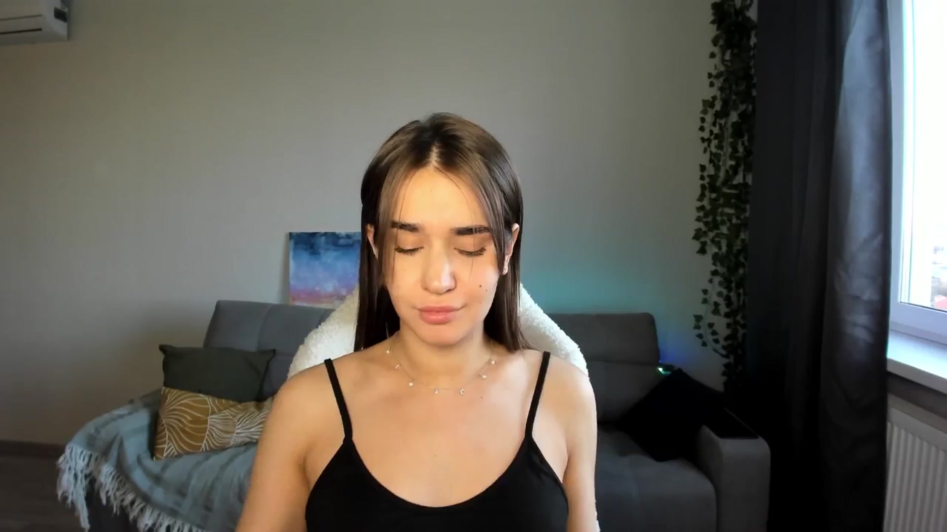 Gallery image thumbnail from Ellies_Smile's myfreecams stream on, 05/09/2024, 15:34 image 16 of 20