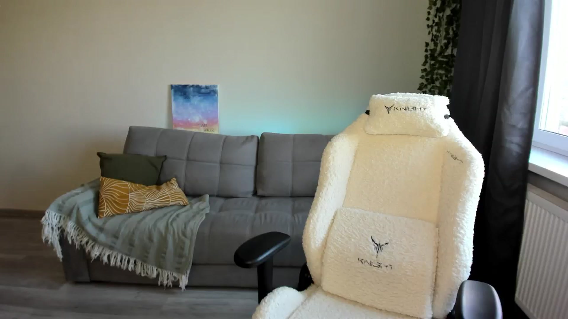 Gallery image thumbnail from Ellies_Smile's myfreecams stream on, 05/09/2024, 15:34 image 10 of 20