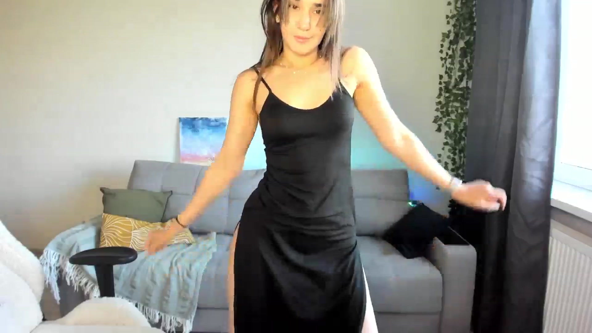 Gallery image thumbnail from Ellies_Smile's myfreecams stream on, 05/09/2024, 15:34 image 6 of 20