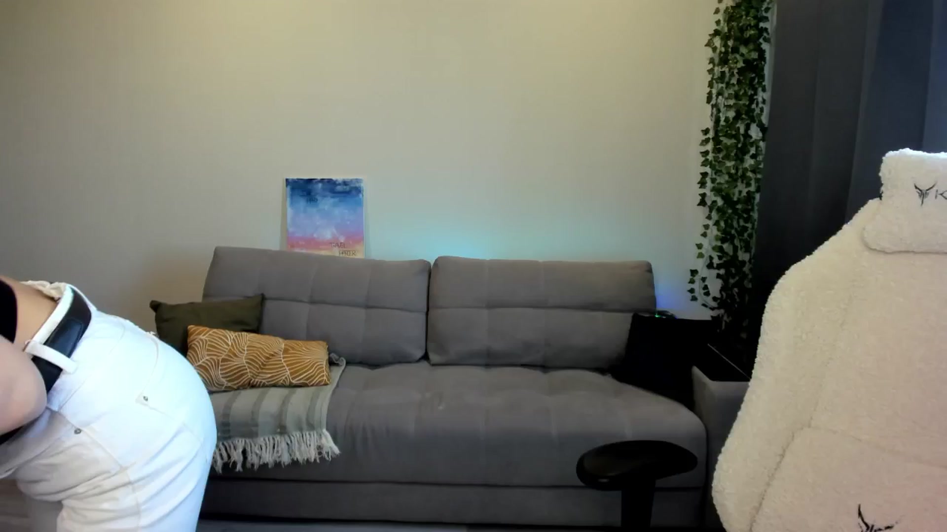Gallery image thumbnail from Ellies_Smile's myfreecams stream on, 05/27/2024, 15:00 image 11 of 20