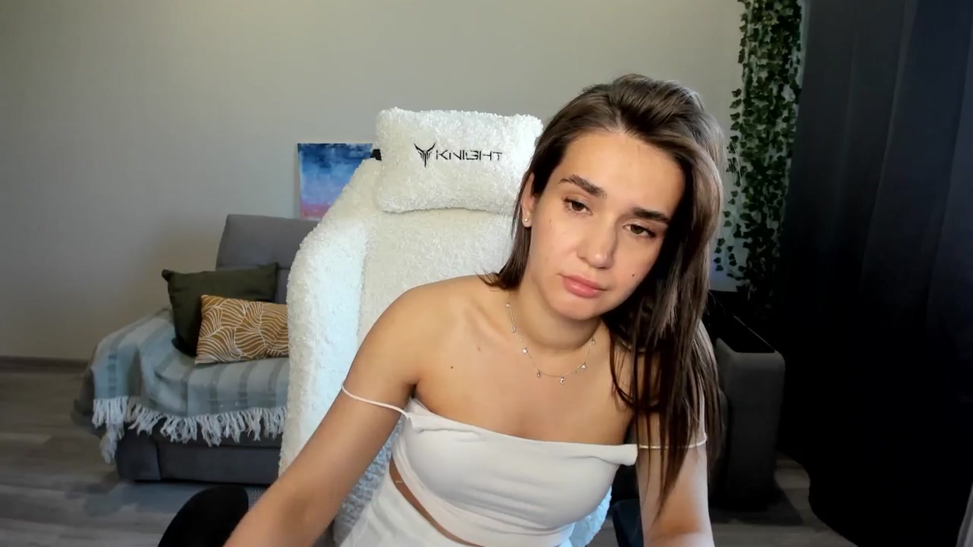 Gallery image thumbnail from Ellies_Smile's myfreecams stream on, 05/27/2024, 15:53 image 13 of 20