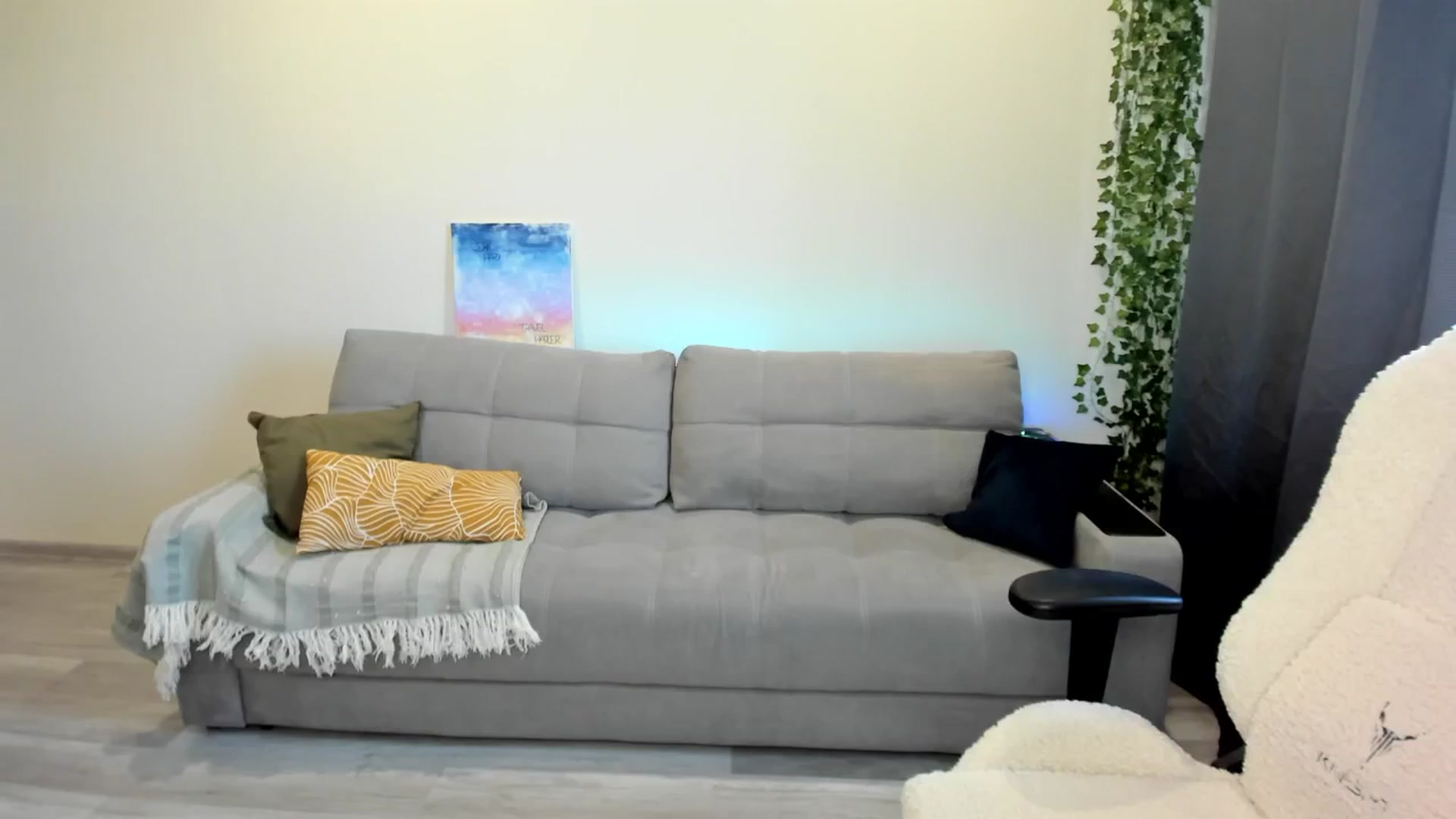 Gallery image thumbnail from Ellies_Smile's myfreecams stream on, 05/27/2024, 15:53 image 5 of 20