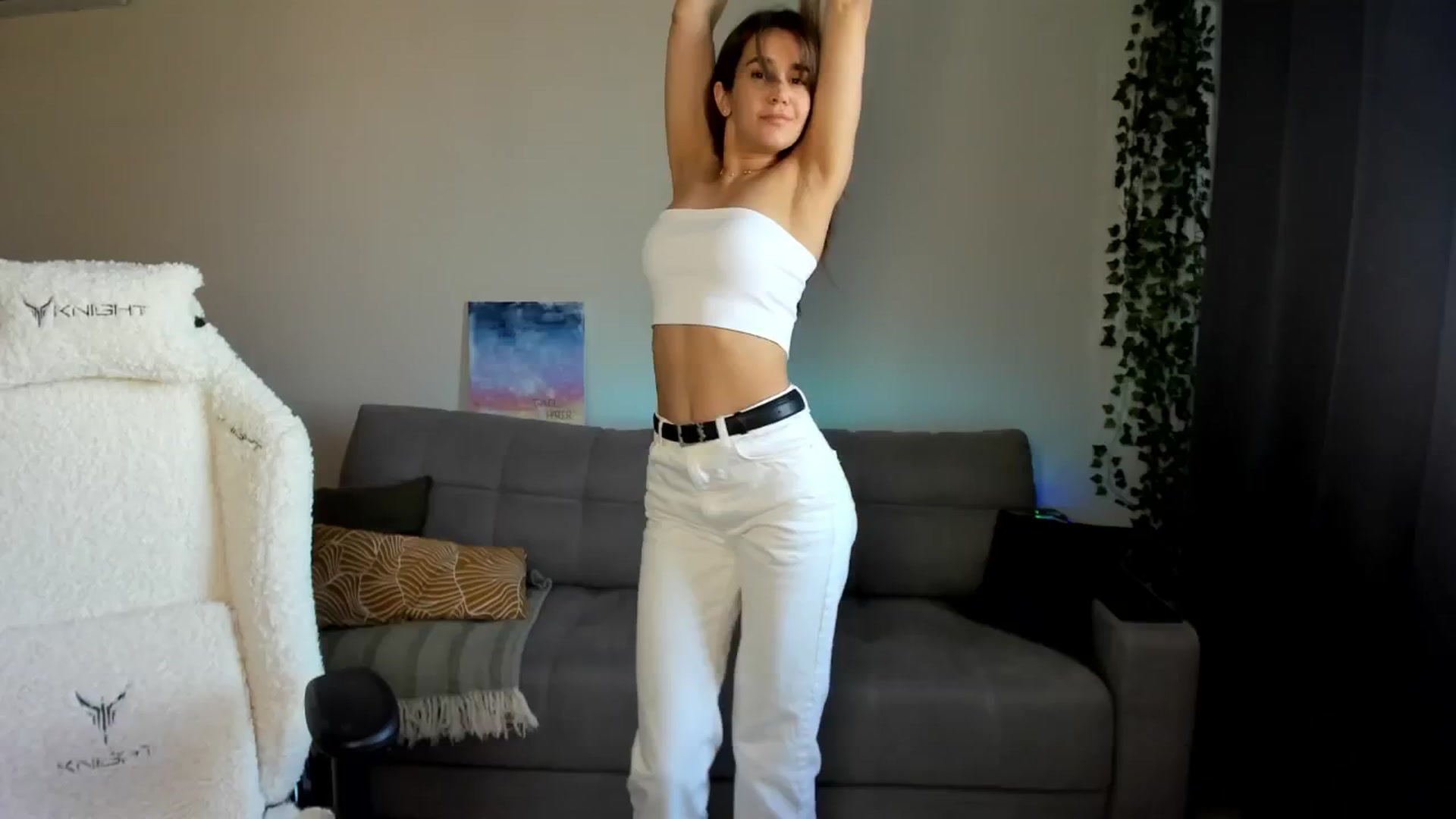 Gallery image thumbnail from Ellies_Smile's myfreecams stream on, 05/29/2024, 14:46 image 15 of 20
