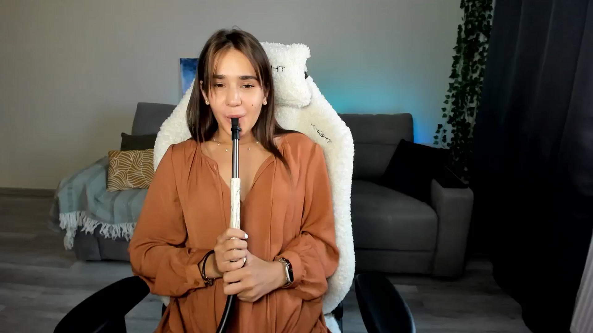 Gallery image thumbnail from Ellies_Smile's myfreecams stream on, 06/11/2024, 16:31 image 13 of 20
