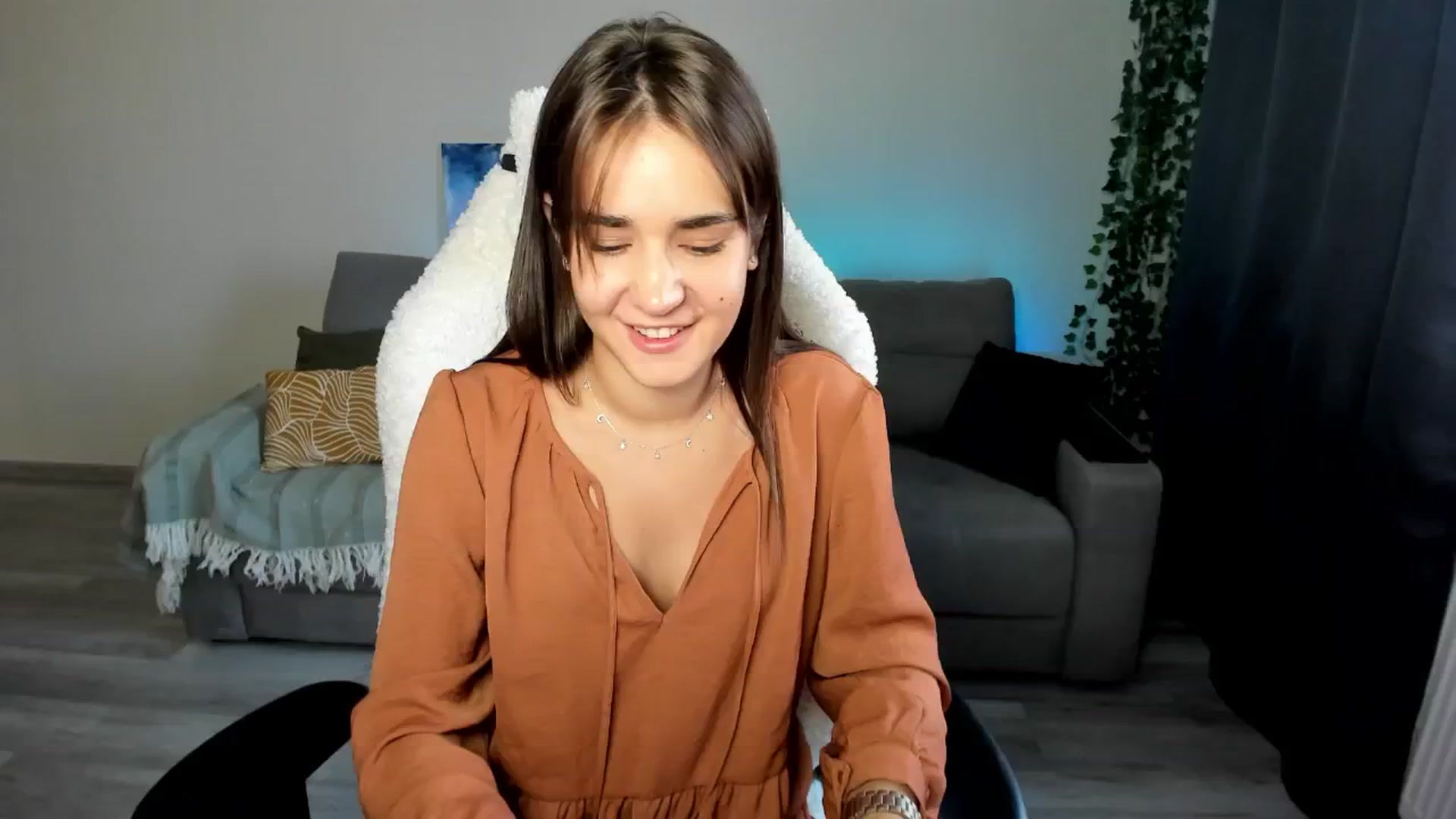 Gallery image thumbnail from Ellies_Smile's myfreecams stream on, 06/11/2024, 16:31 image 12 of 20