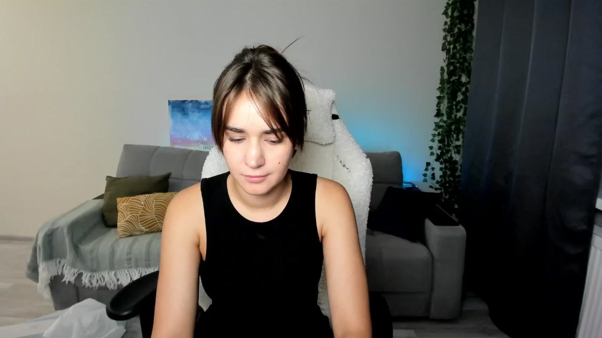 Gallery image thumbnail from Ellies_Smile's myfreecams stream on, 06/13/2024, 17:47 image 16 of 20