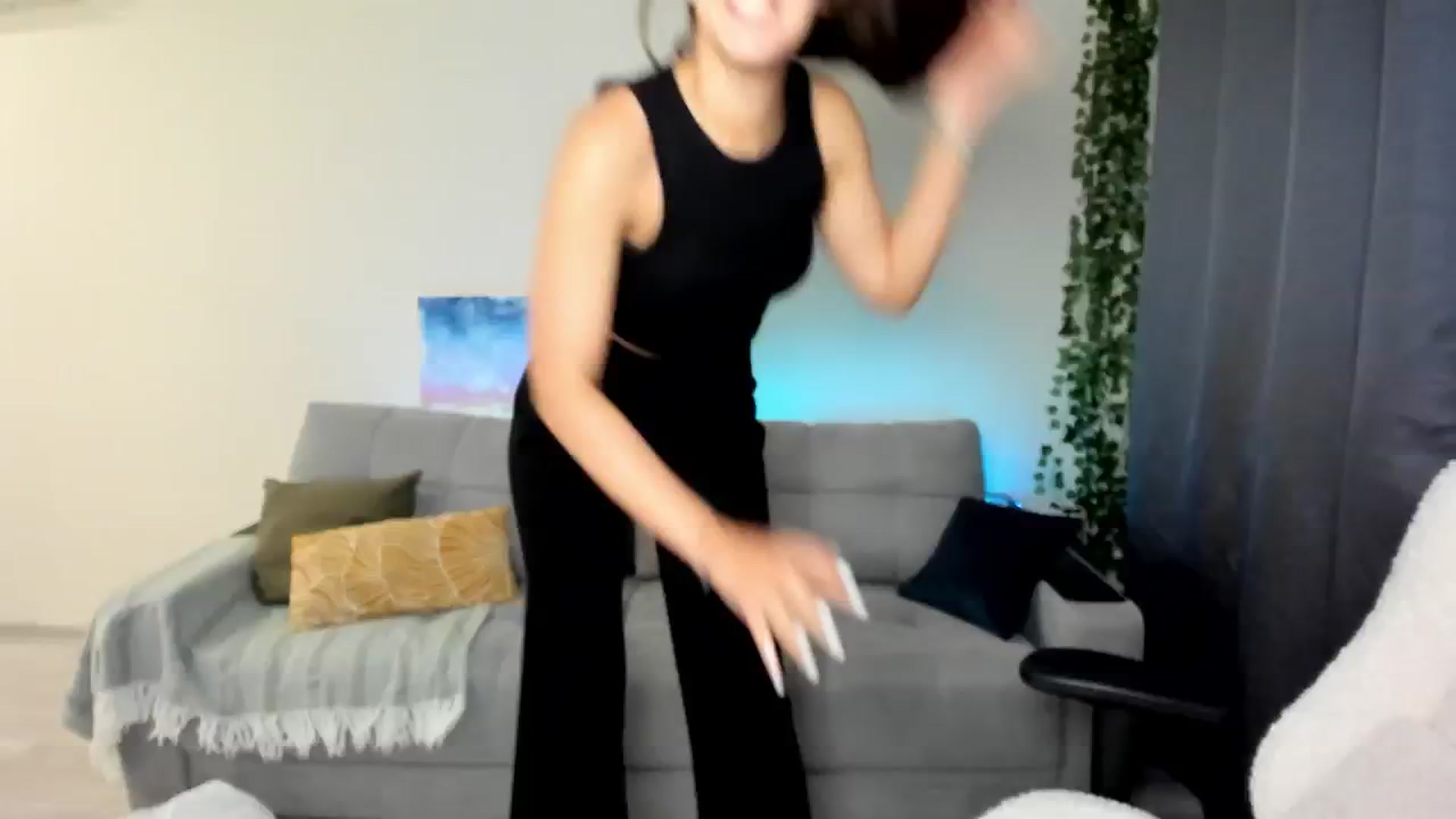 Gallery image thumbnail from Ellies_Smile's myfreecams stream on, 06/13/2024, 17:47 image 10 of 20