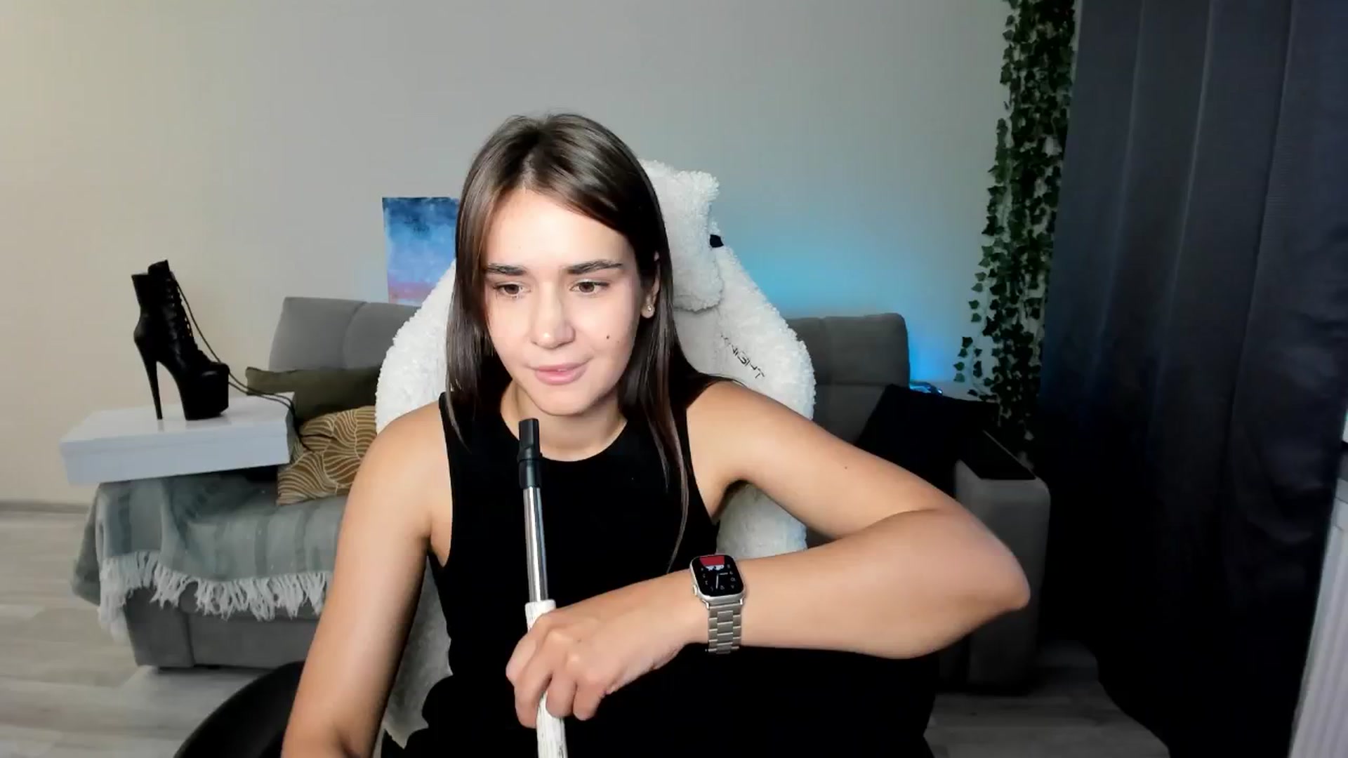 Gallery image thumbnail from Ellies_Smile's myfreecams stream on, 06/13/2024, 17:47 image 5 of 20