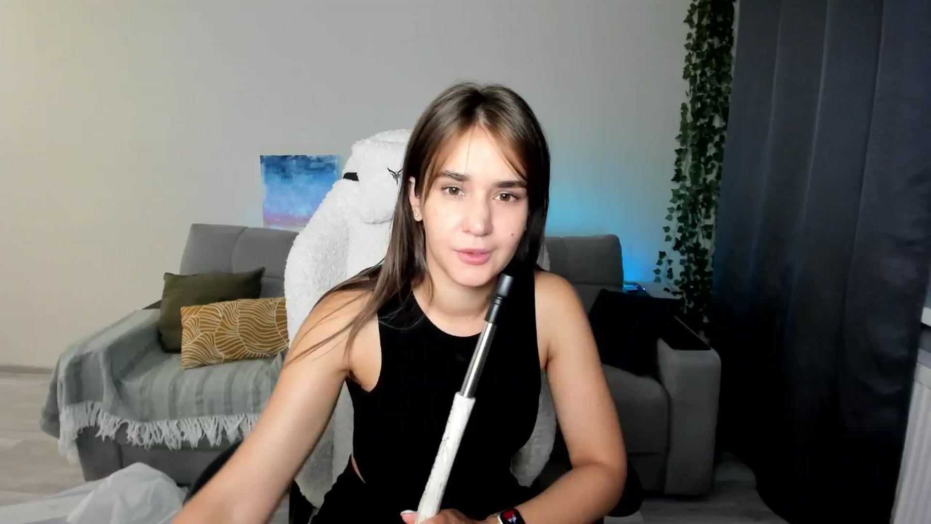 Gallery image thumbnail from Ellies_Smile's myfreecams stream on, 06/13/2024, 17:47 image 17 of 20