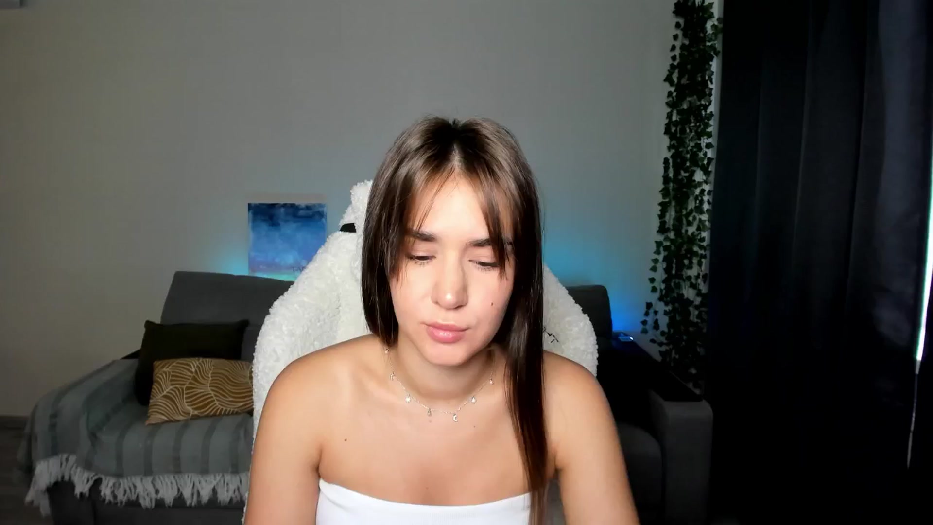 Gallery image thumbnail from Ellies_Smile's myfreecams stream on, 06/15/2024, 13:53 image 12 of 20