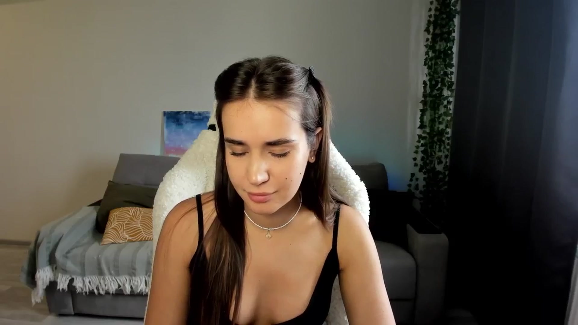Gallery image thumbnail from Ellies_Smile's myfreecams stream on, 07/23/2024, 12:30 image 7 of 20