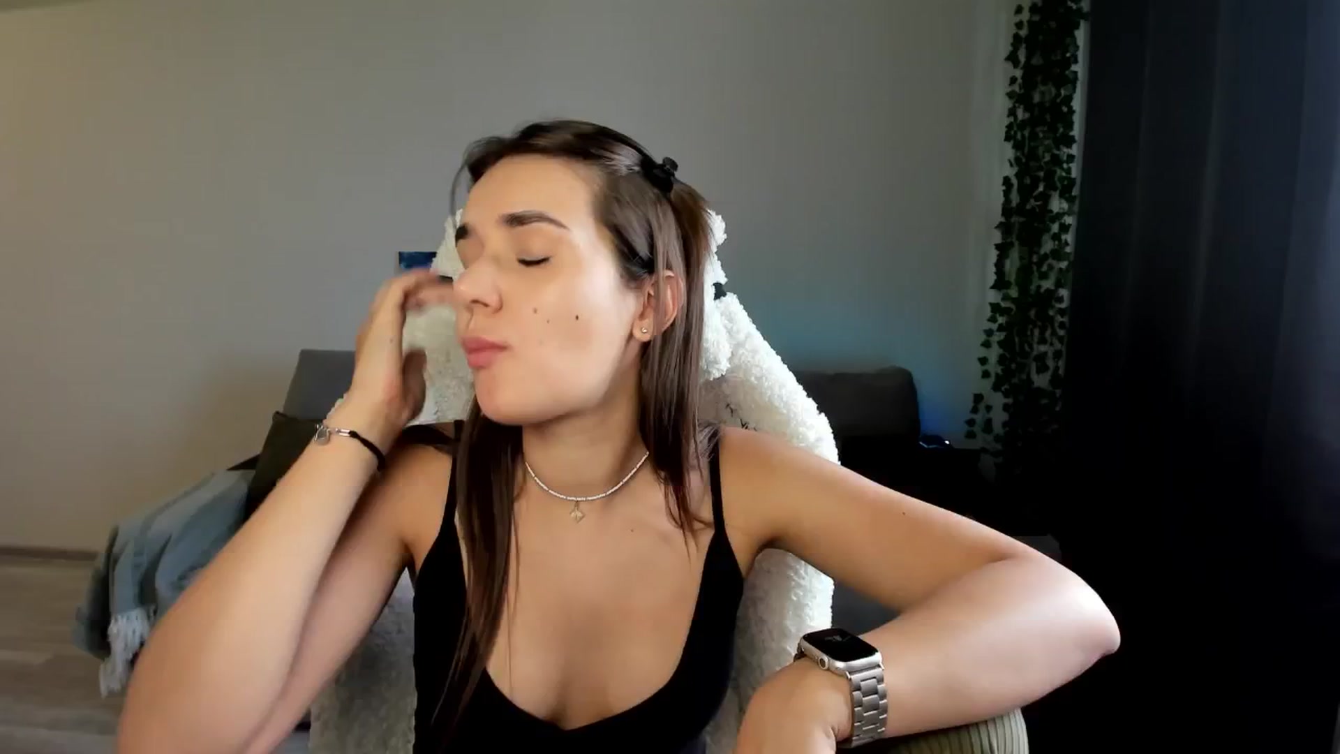 Gallery image thumbnail from Ellies_Smile's myfreecams stream on, 07/23/2024, 13:49 image 11 of 20