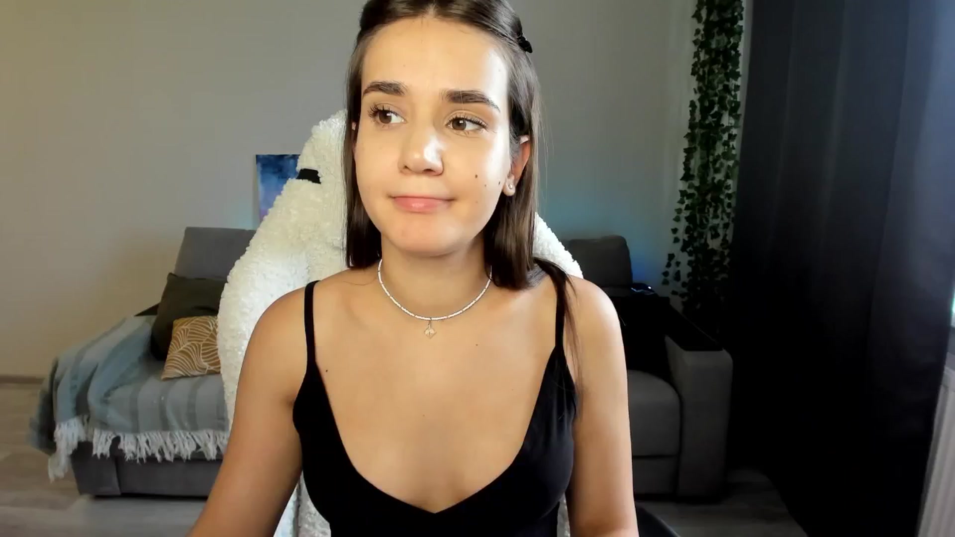 Gallery image thumbnail from Ellies_Smile's myfreecams stream on, 07/23/2024, 14:16 image 11 of 20