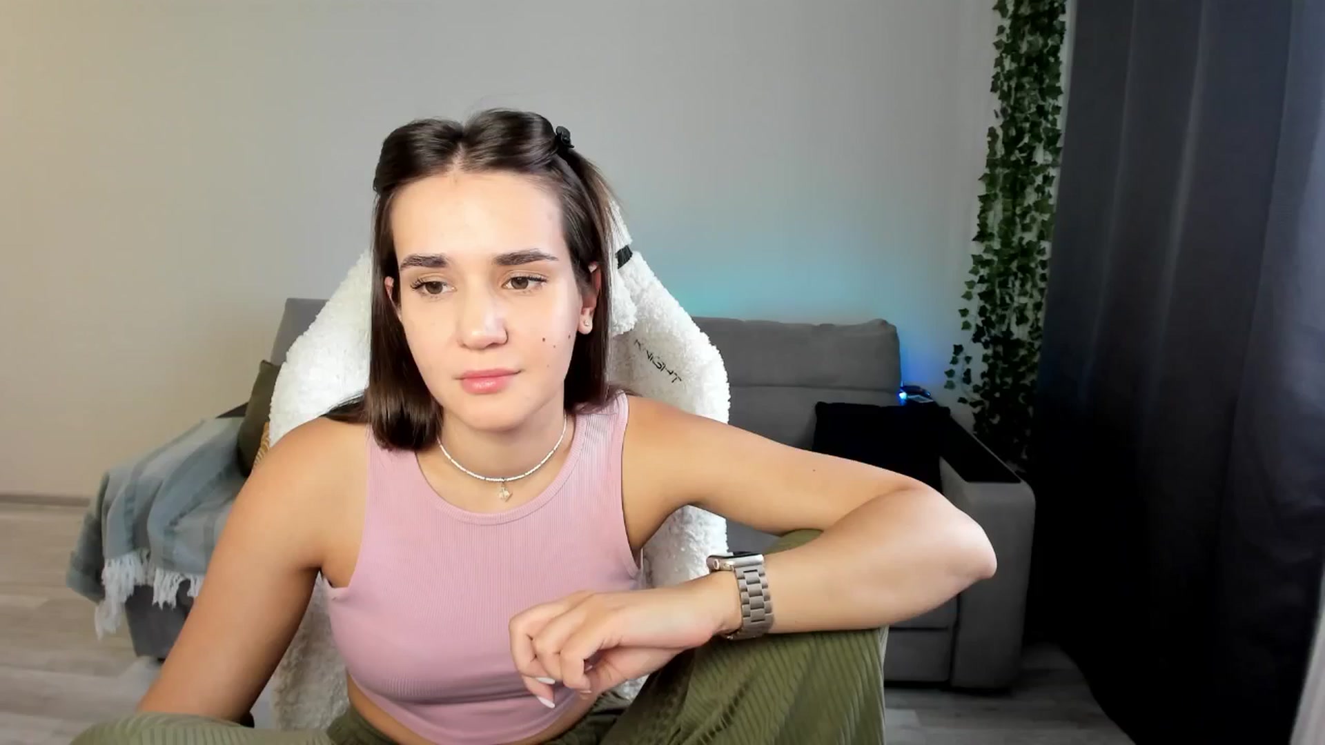 Gallery image thumbnail from Ellies_Smile's myfreecams stream on, 07/24/2024, 15:31 image 2 of 20