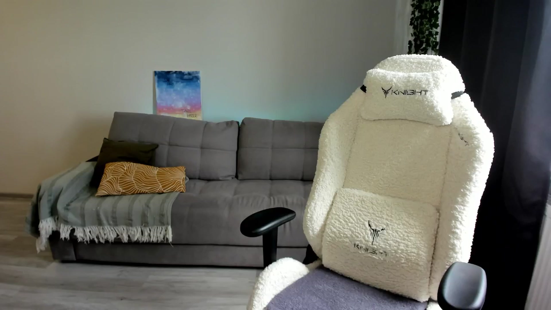 Gallery image thumbnail from Ellies_Smile's myfreecams stream on, 07/25/2024, 07:45 image 19 of 20
