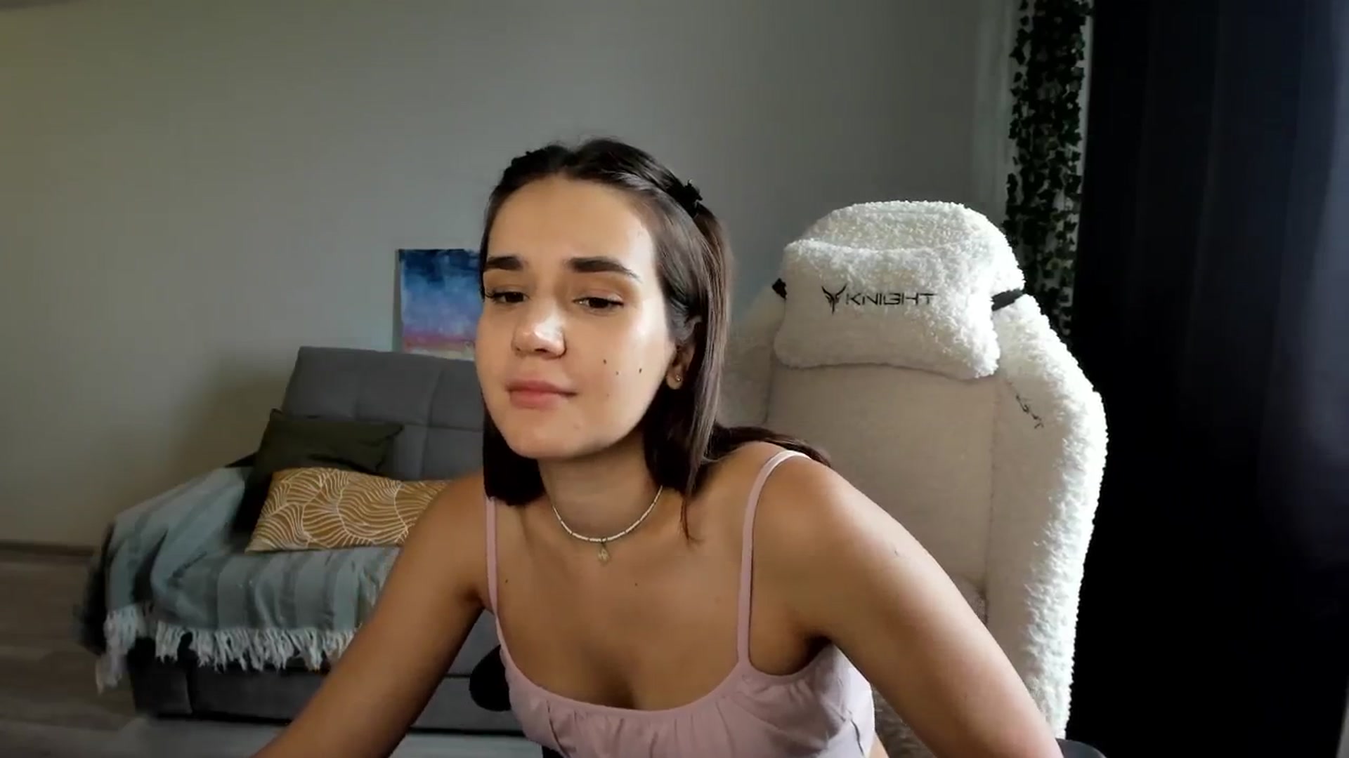 Gallery image thumbnail from Ellies_Smile's myfreecams stream on, 07/25/2024, 07:45 image 14 of 20