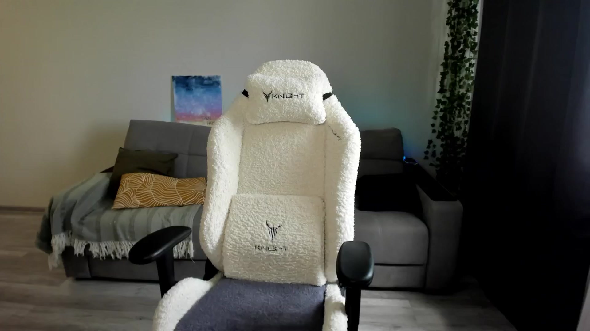 Gallery image thumbnail from Ellies_Smile's myfreecams stream on, 07/25/2024, 08:48 image 19 of 20