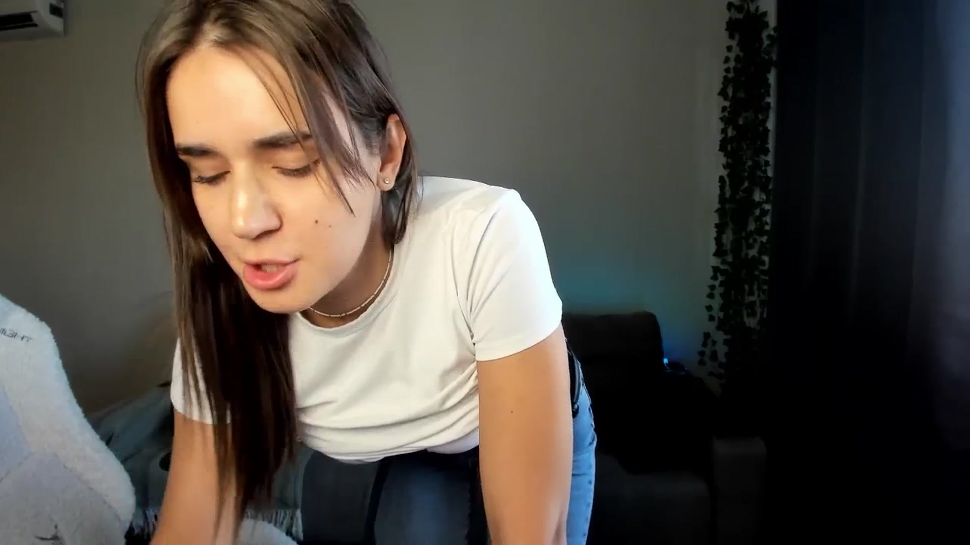 Gallery image thumbnail from Ellies_Smile's myfreecams stream on, 07/31/2024, 15:22 image 19 of 20