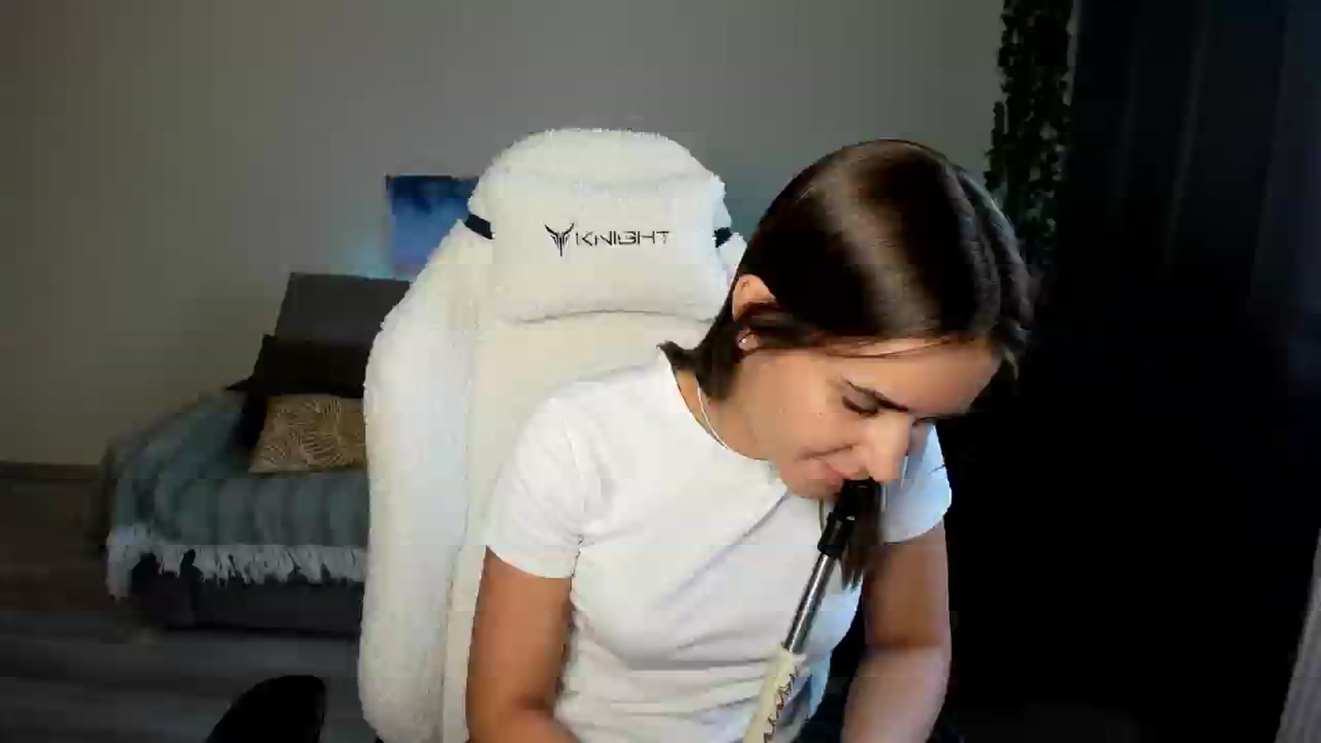 Gallery image thumbnail from Ellies_Smile's myfreecams stream on, 07/31/2024, 16:14 image 19 of 20