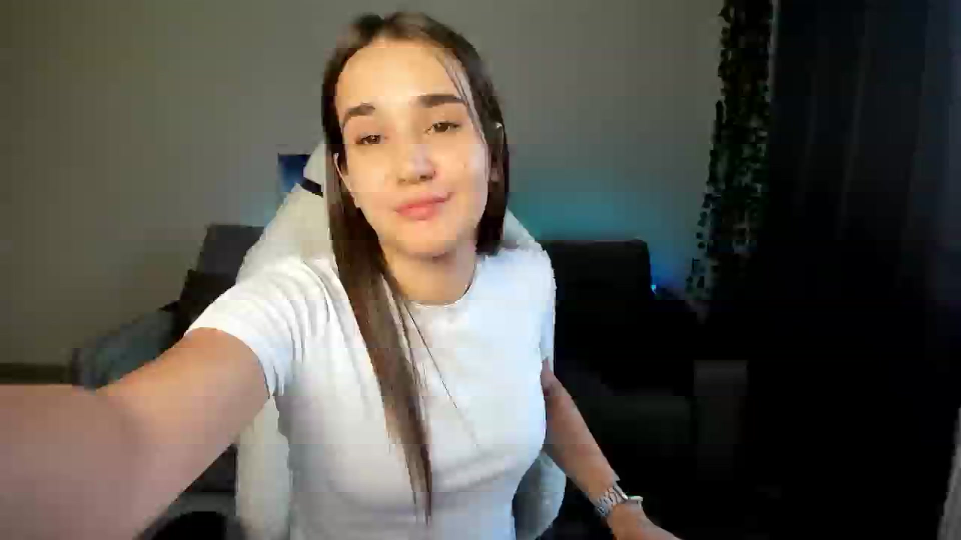 Gallery image thumbnail from Ellies_Smile's myfreecams stream on, 07/31/2024, 16:14 image 15 of 20