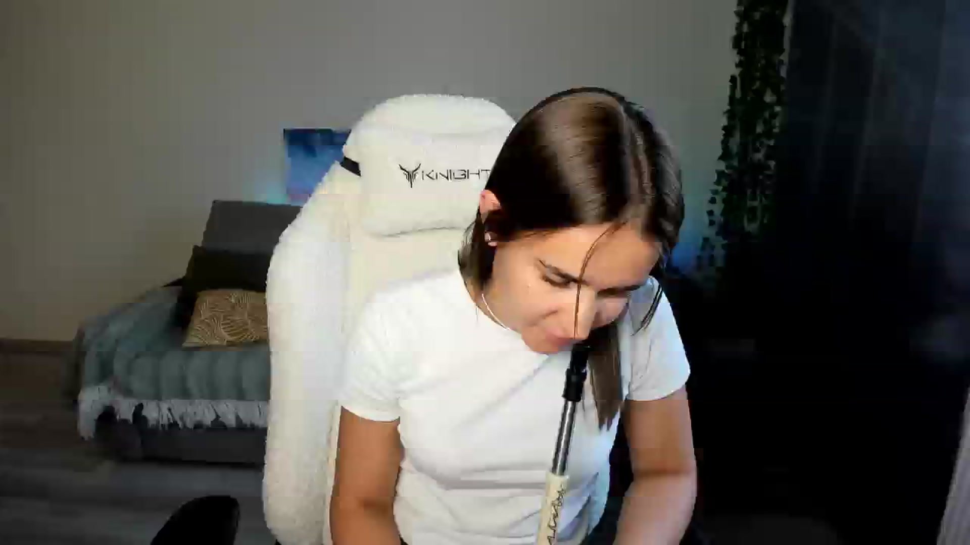 Gallery image thumbnail from Ellies_Smile's myfreecams stream on, 07/31/2024, 16:14 image 20 of 20