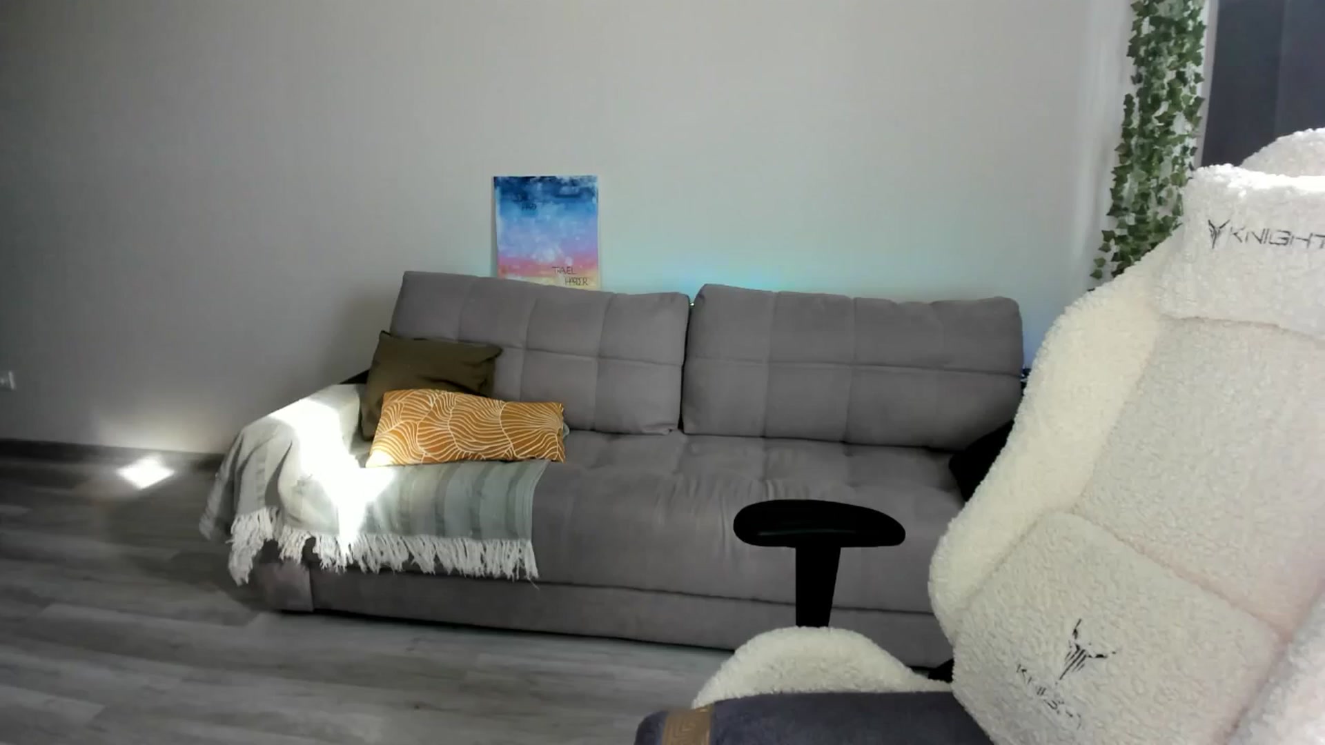 Gallery image thumbnail from Ellies_Smile's myfreecams stream on, 08/03/2024, 05:30 image 1 of 20