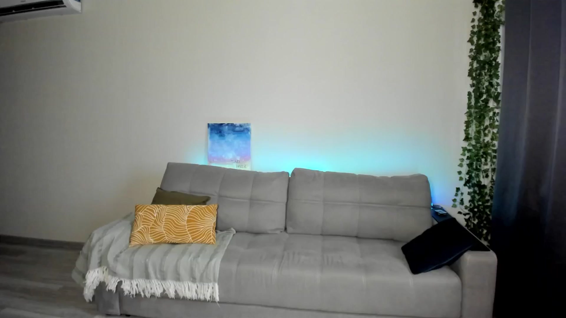 Gallery image thumbnail from Ellies_Smile's myfreecams stream on, 08/06/2024, 03:14 image 18 of 20