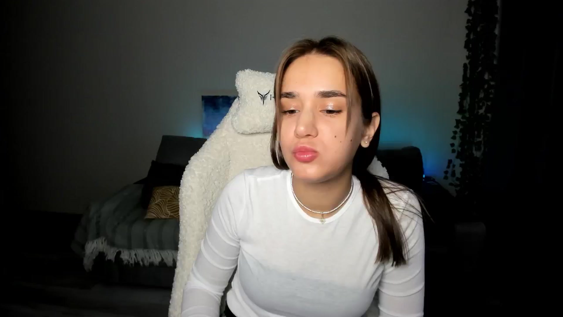 Gallery image thumbnail from Ellies_Smile's myfreecams stream on, 08/06/2024, 03:14 image 5 of 20
