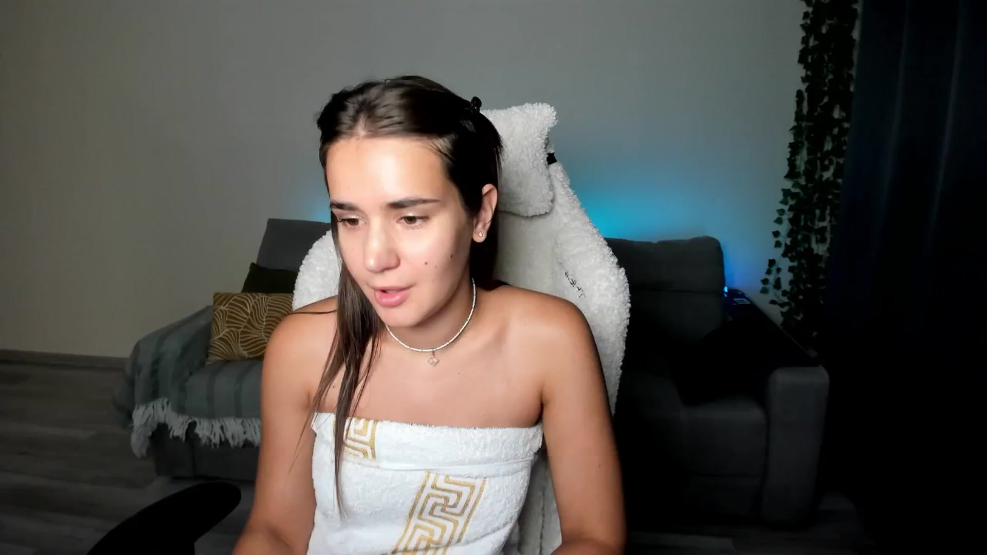 Gallery image thumbnail from Ellies_Smile's myfreecams stream on, 08/07/2024, 17:26 image 12 of 20