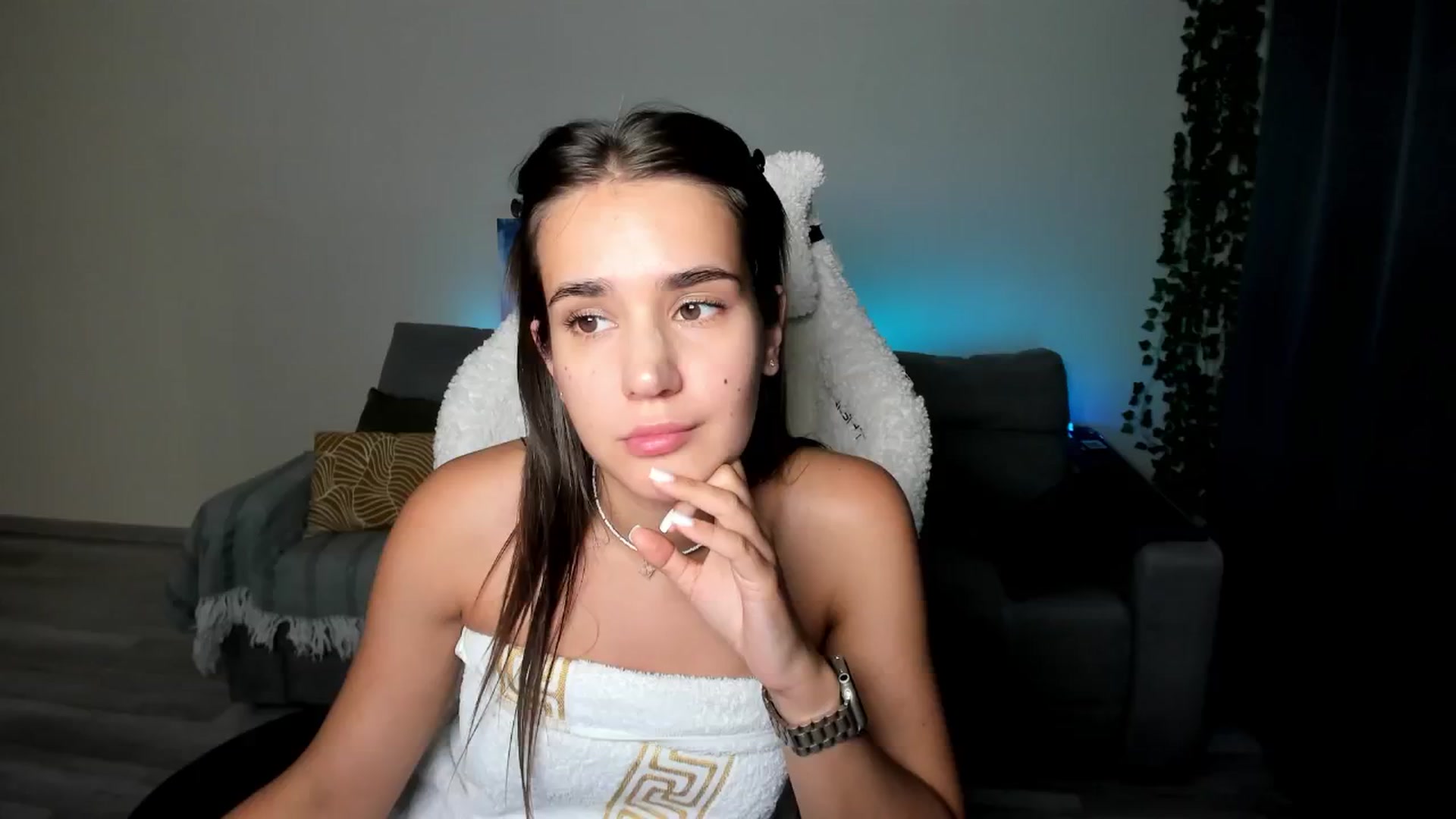 Gallery image thumbnail from Ellies_Smile's myfreecams stream on, 08/07/2024, 17:26 image 15 of 20