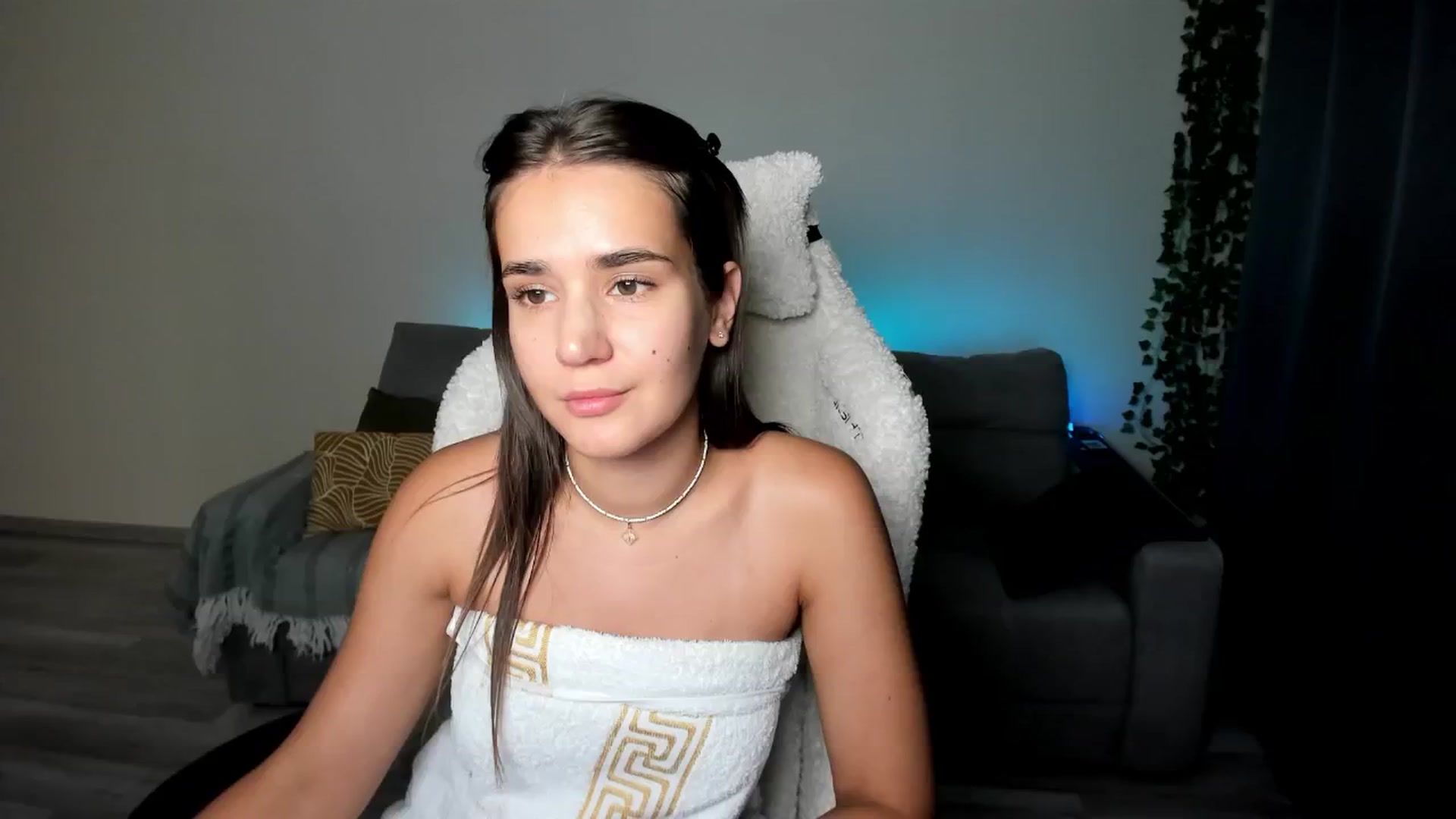 Gallery image thumbnail from Ellies_Smile's myfreecams stream on, 08/07/2024, 17:26 image 14 of 20
