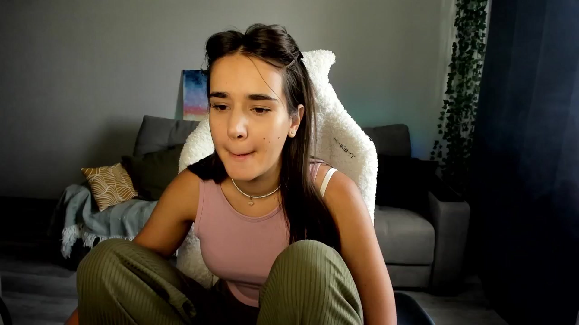 Gallery image thumbnail from Ellies_Smile's myfreecams stream on, 08/10/2024, 09:50 image 8 of 20