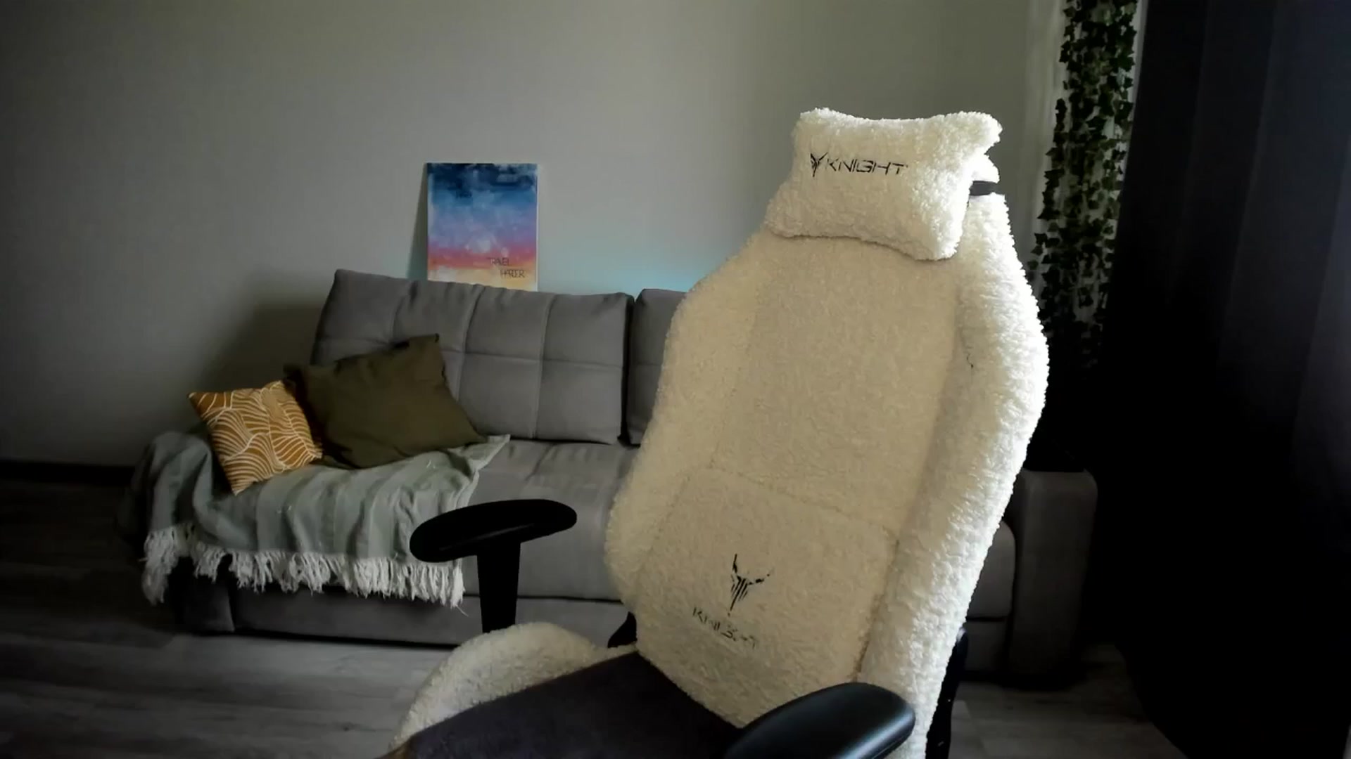 Gallery image thumbnail from Ellies_Smile's myfreecams stream on, 08/10/2024, 09:50 image 11 of 20